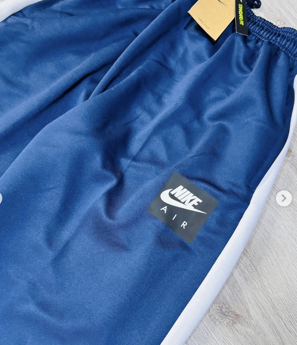 BUZO NIKE