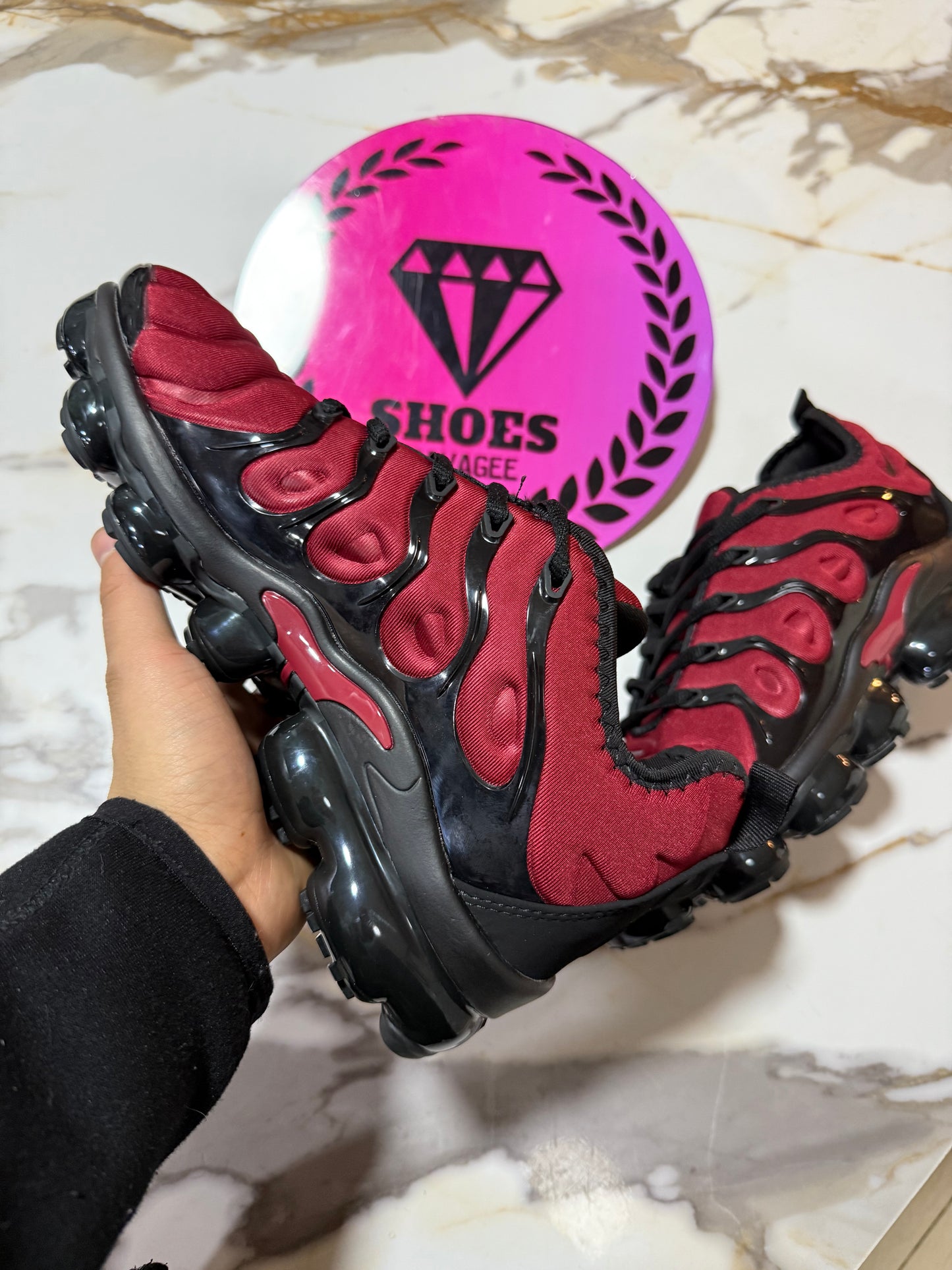 NIKE VAPORMAX PLUS