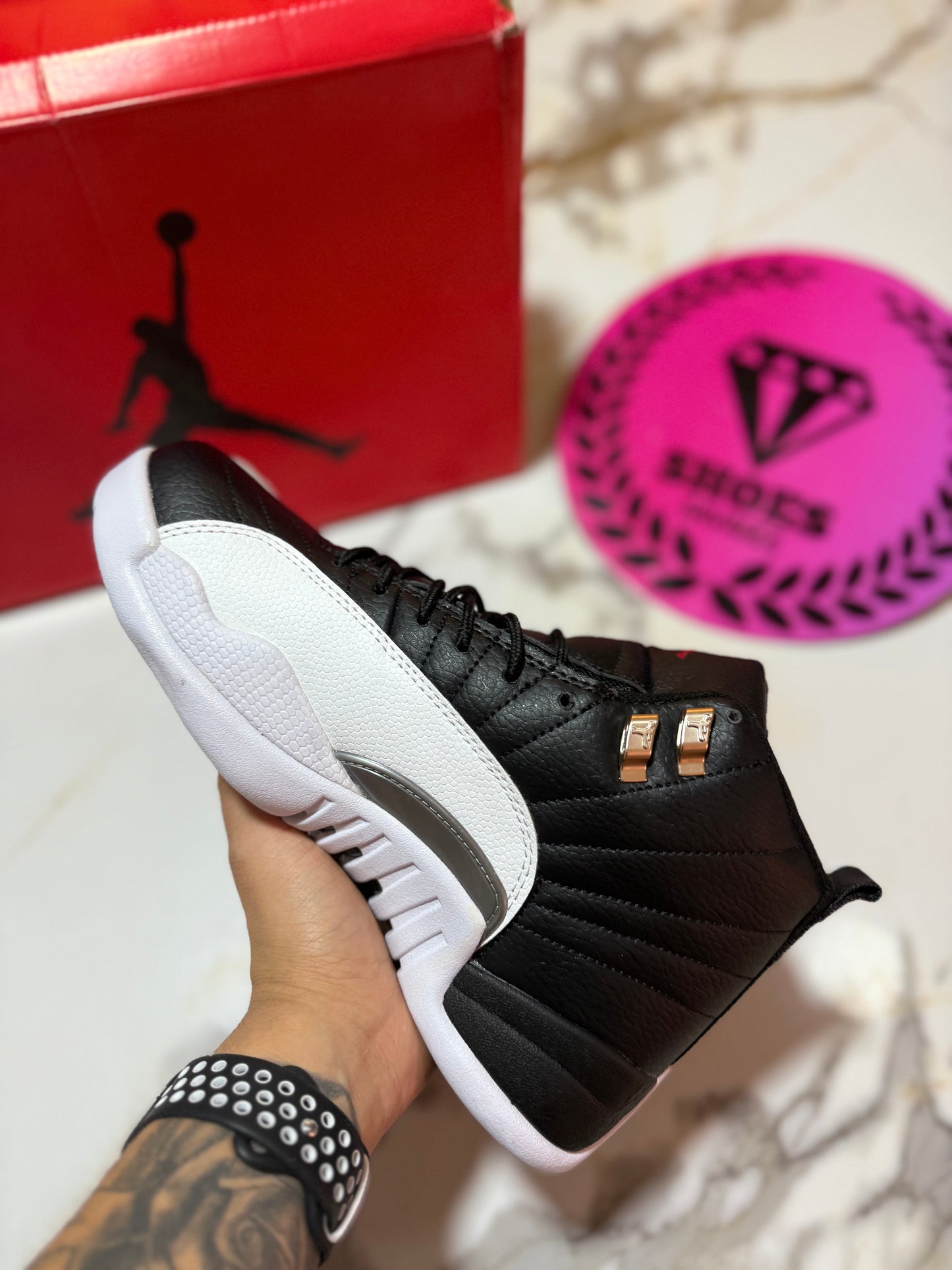 JORDAN RETRO 12