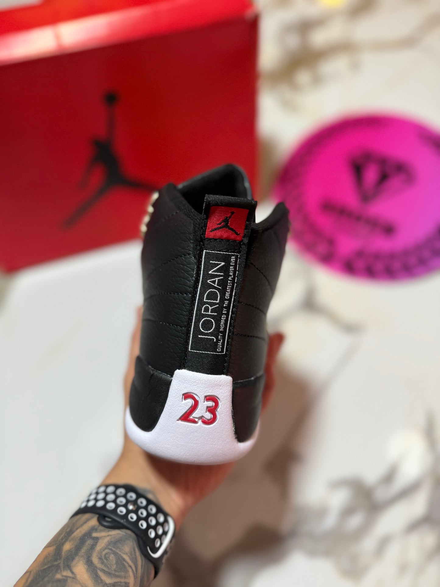 JORDAN RETRO 12