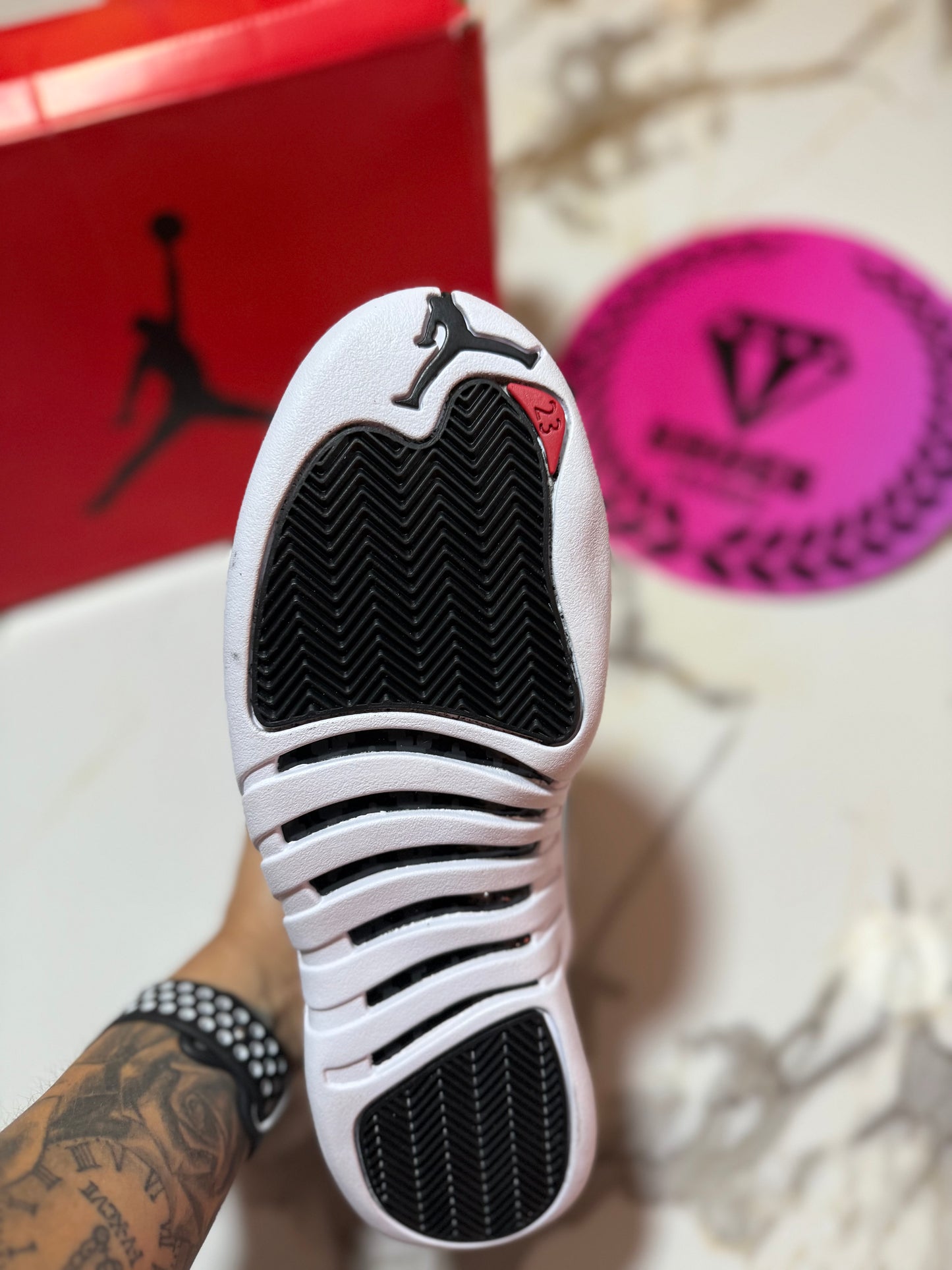 JORDAN RETRO 12
