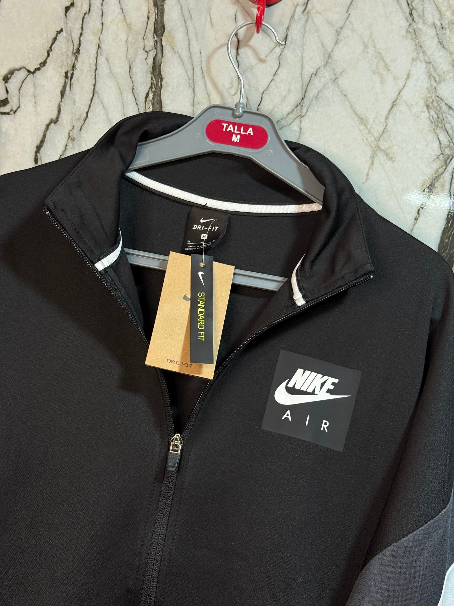 BUZO NIKE