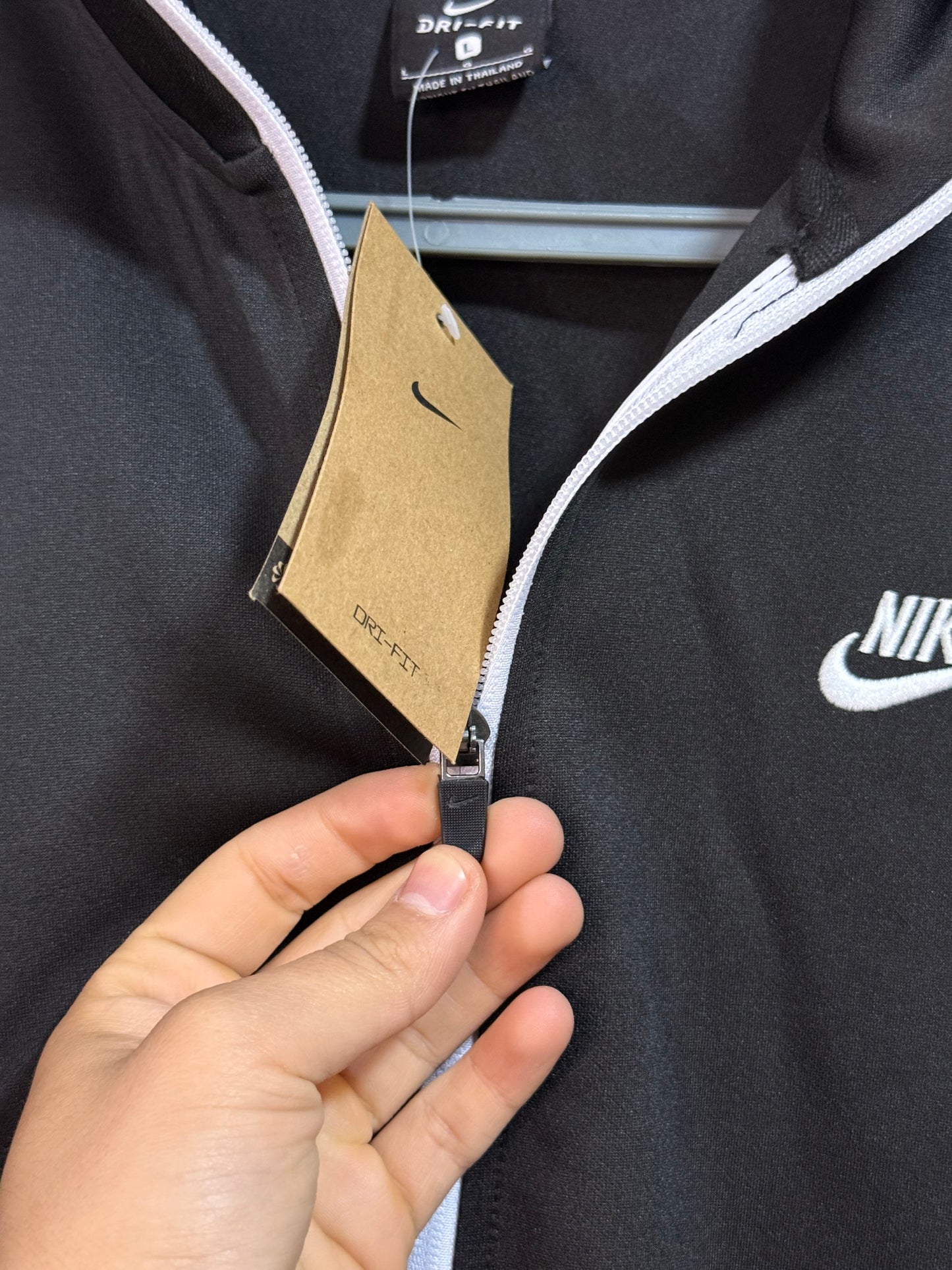 BUZO NIKE