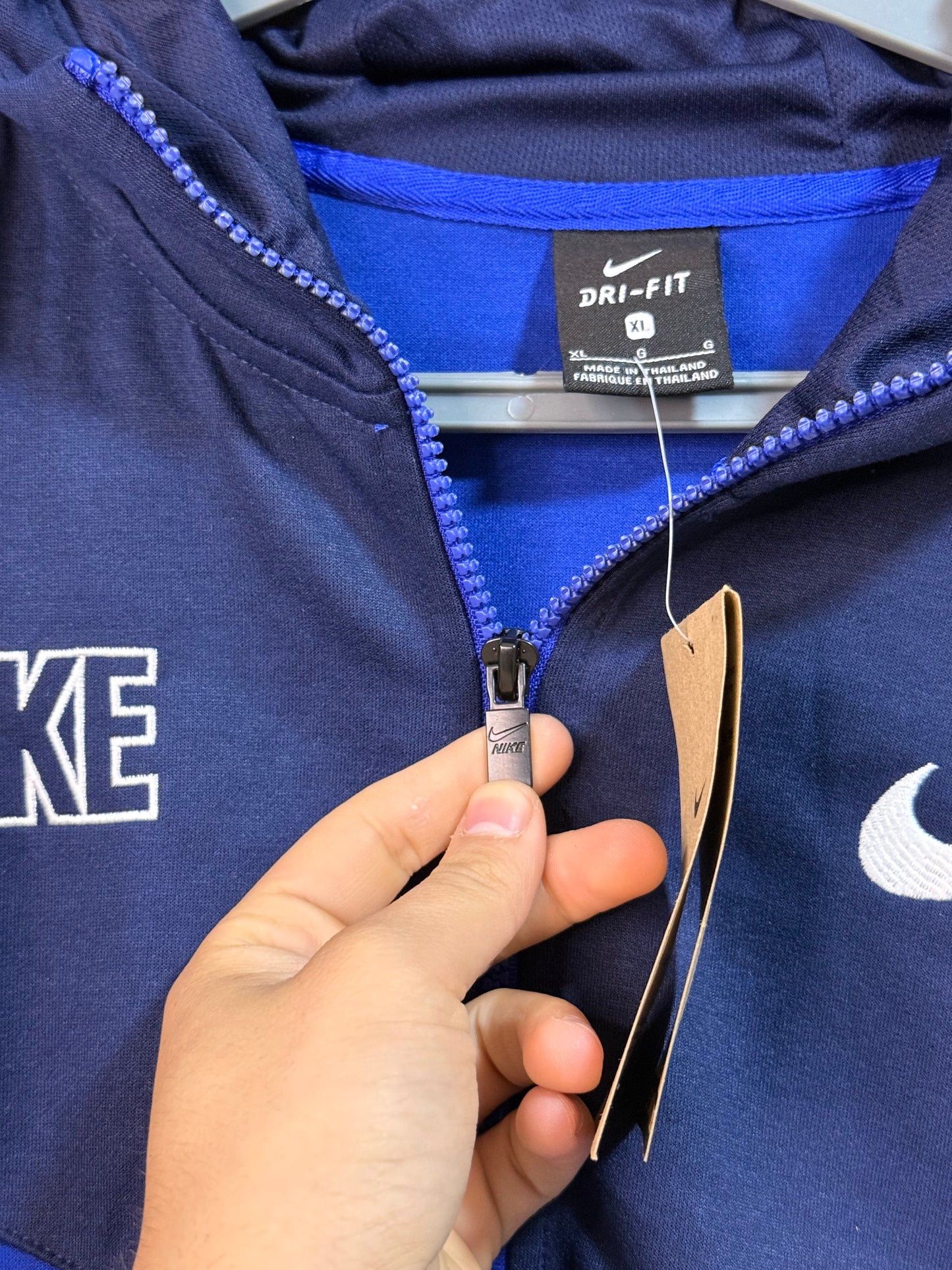 BUZO NIKE