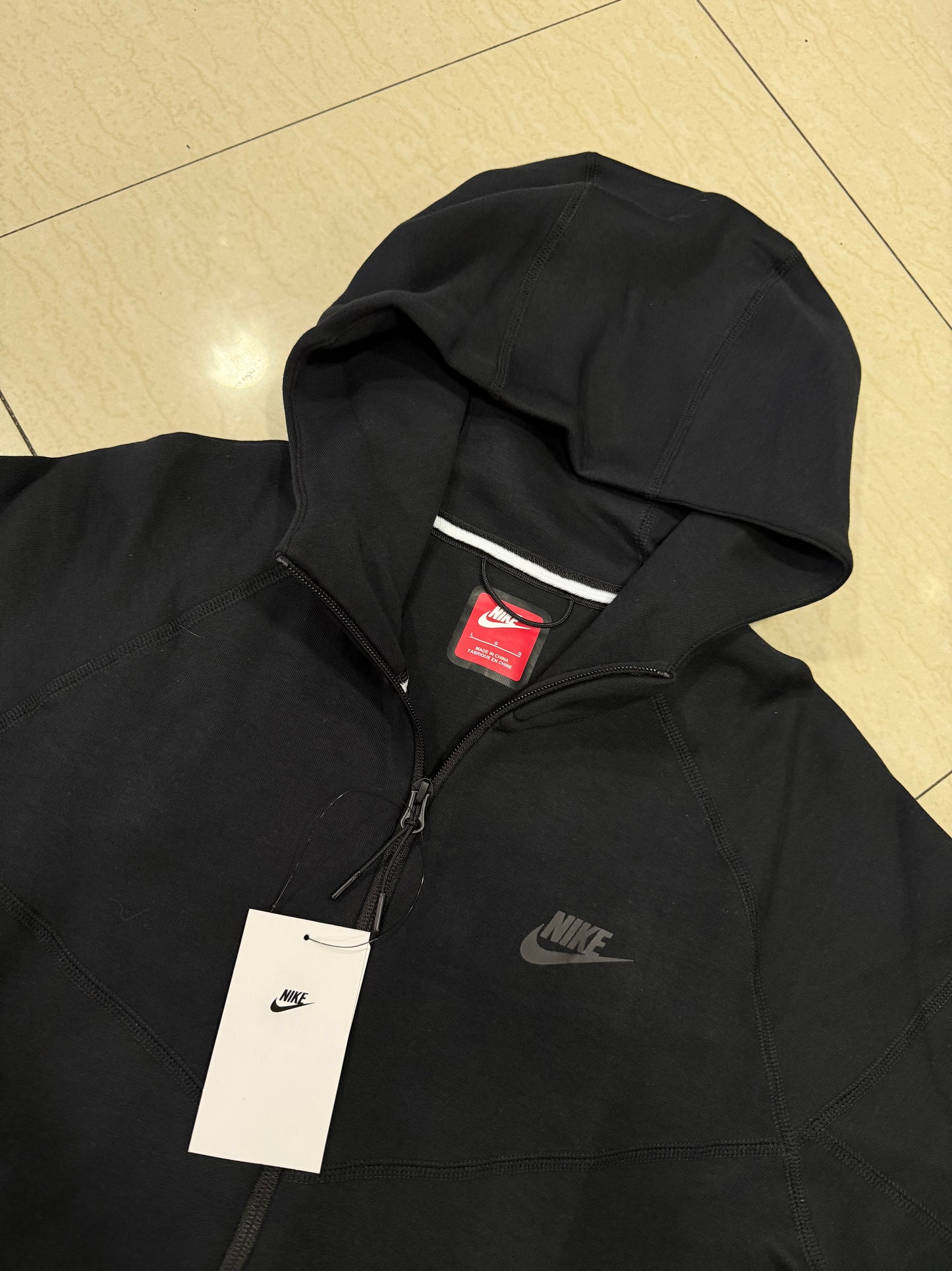 BUZO NIKE TECH FLECEE