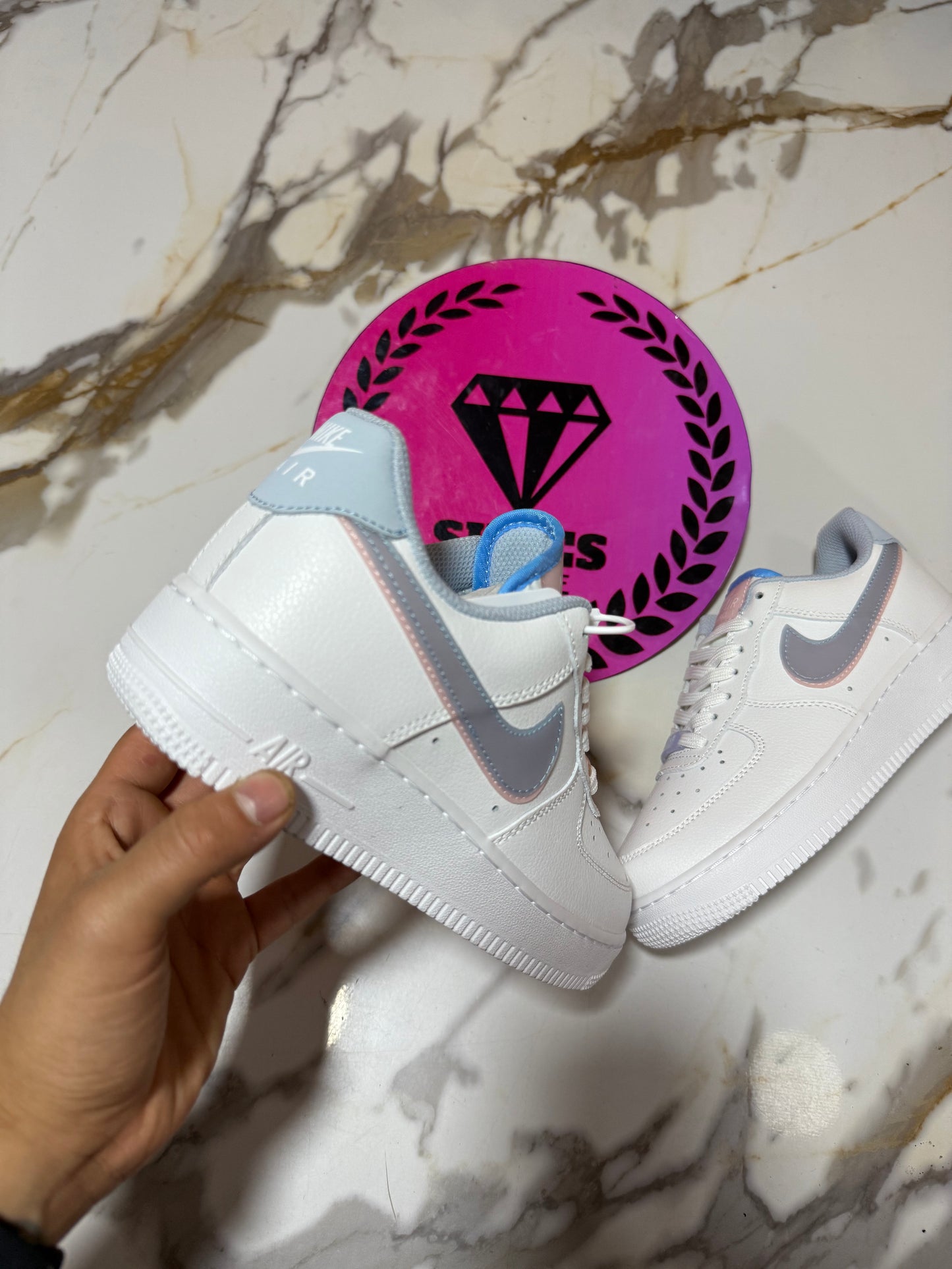 NIKE AIR FORCE ONE