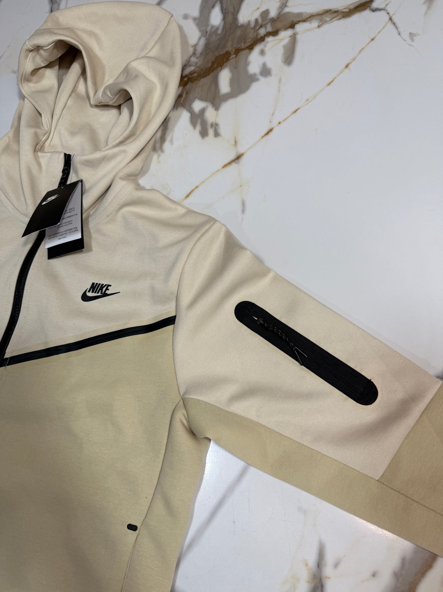 BUZO NIKE TECH