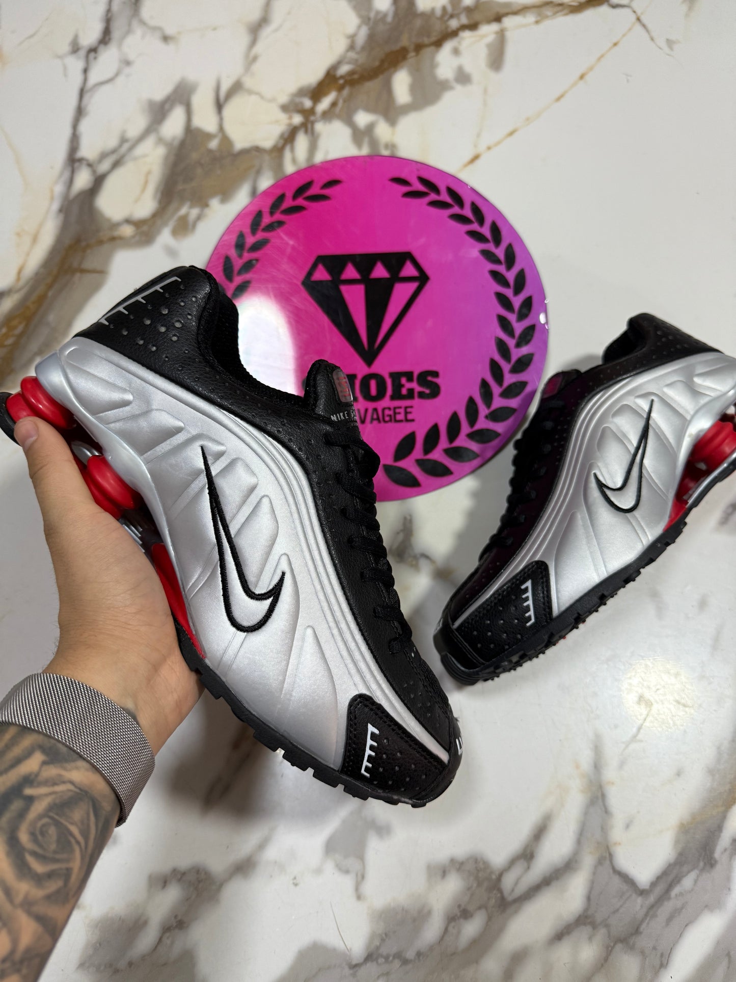 NIKE SHOX R4