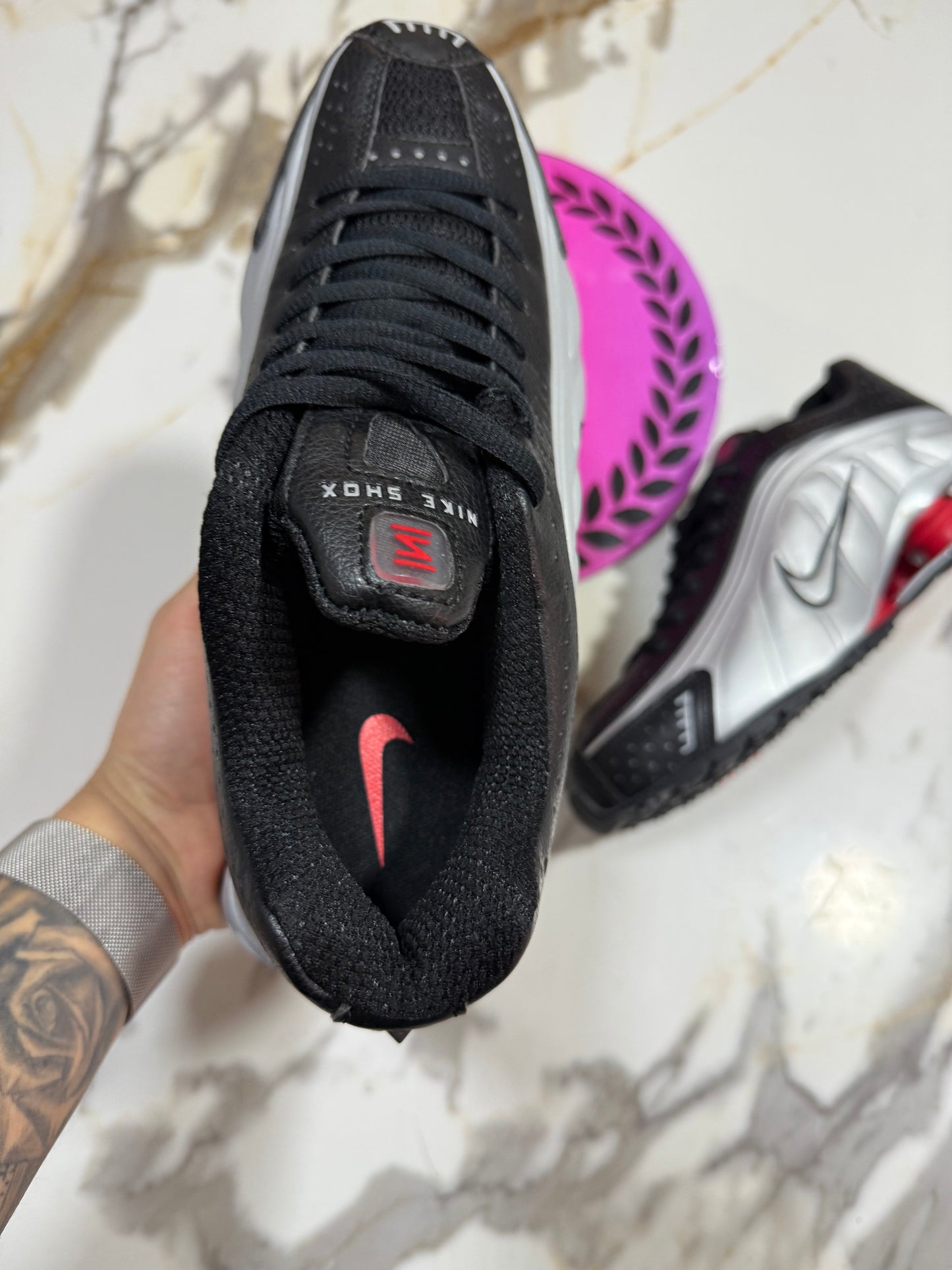 NIKE SHOX R4