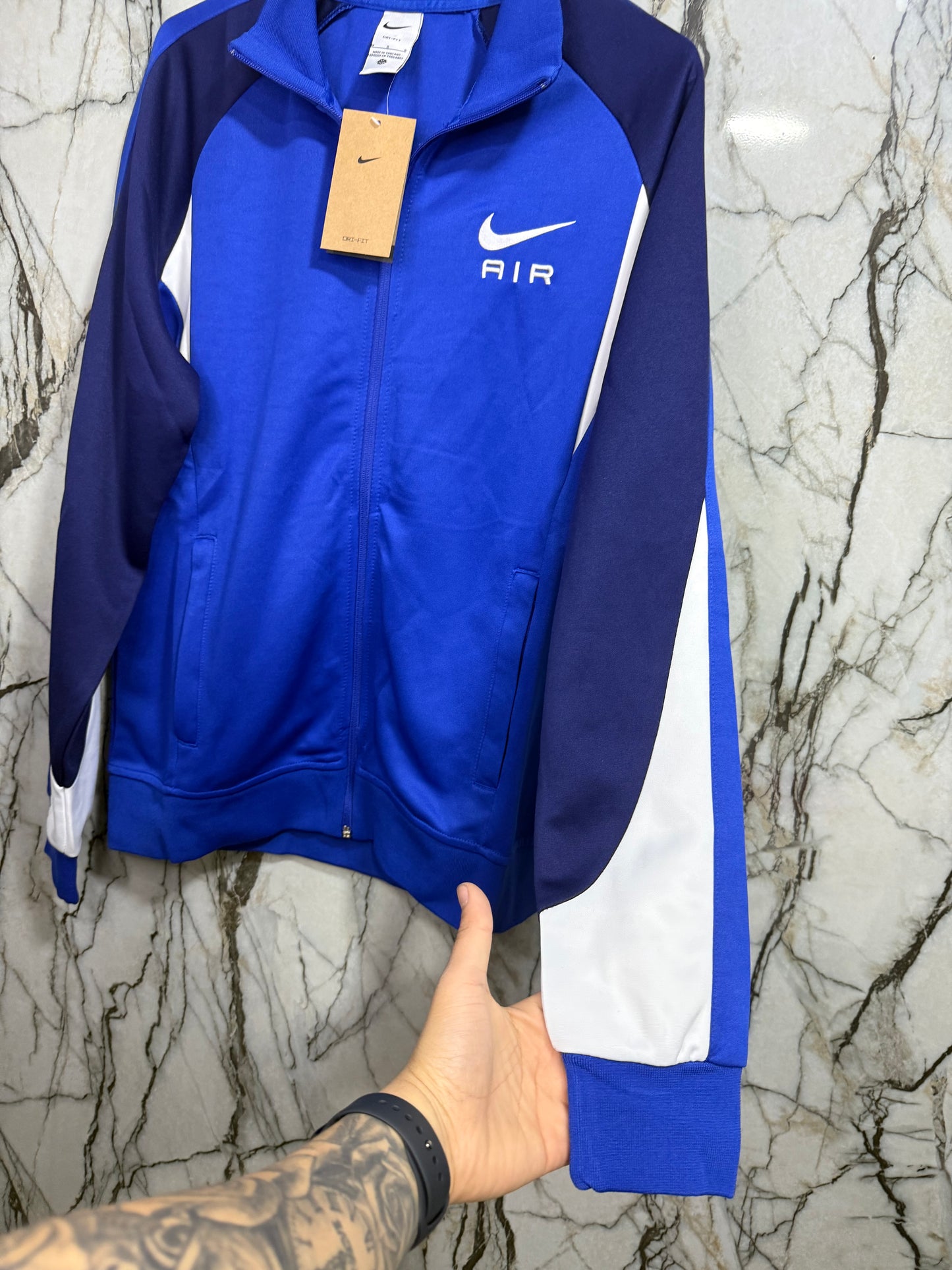 BUZO NIKE