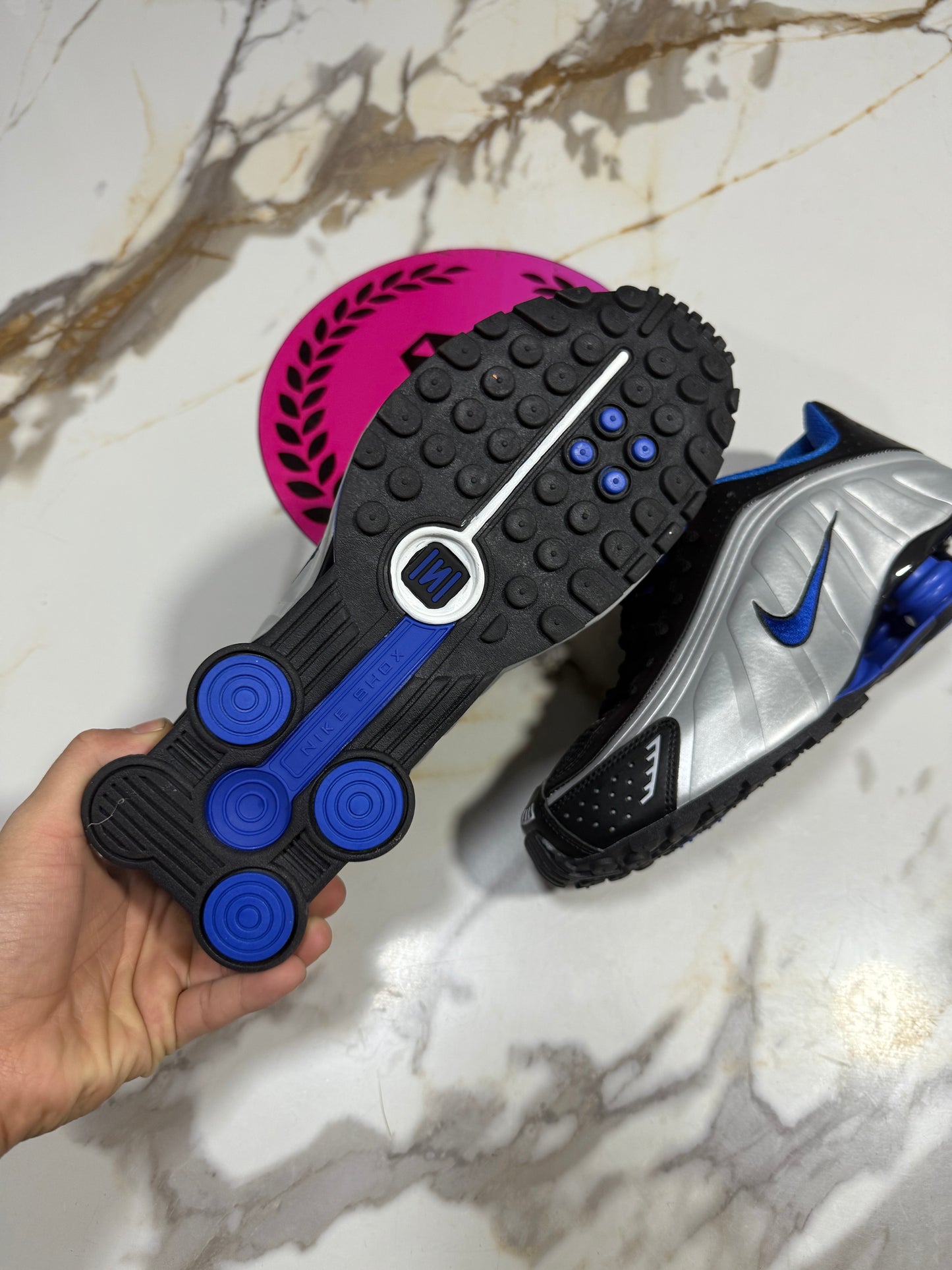 NIKE SHOX R4