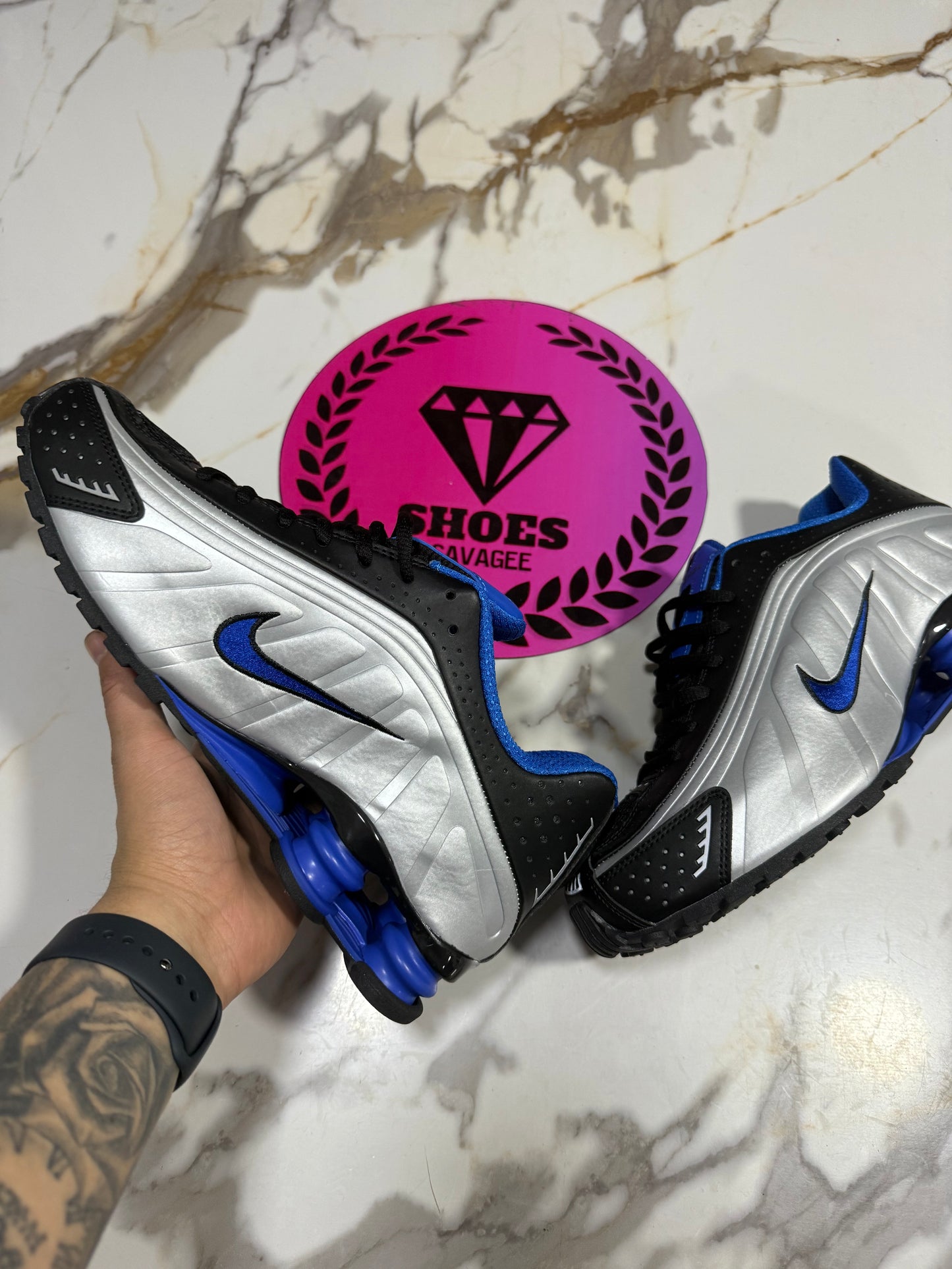 NIKE SHOX R4