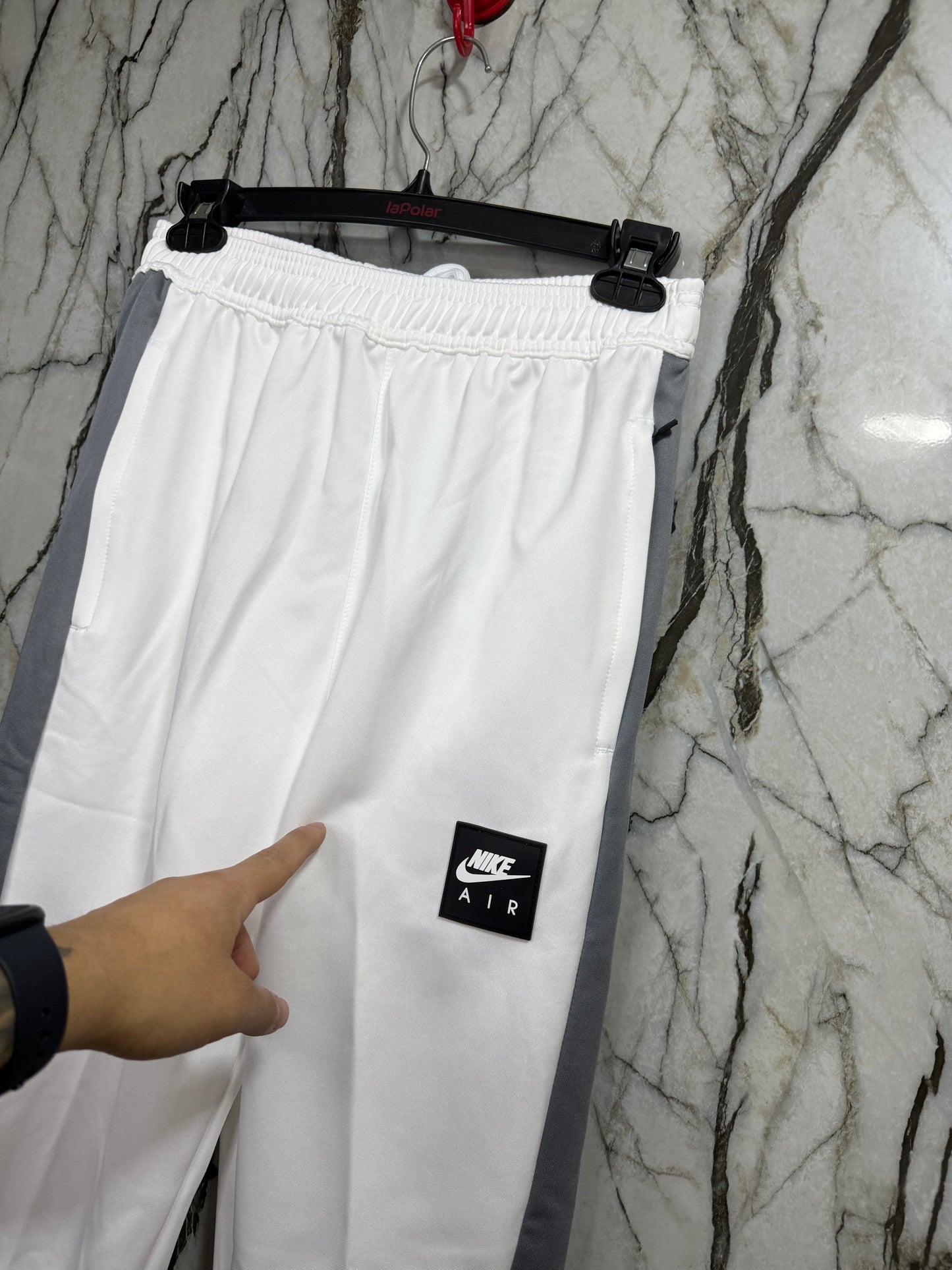 BUZO NIKE