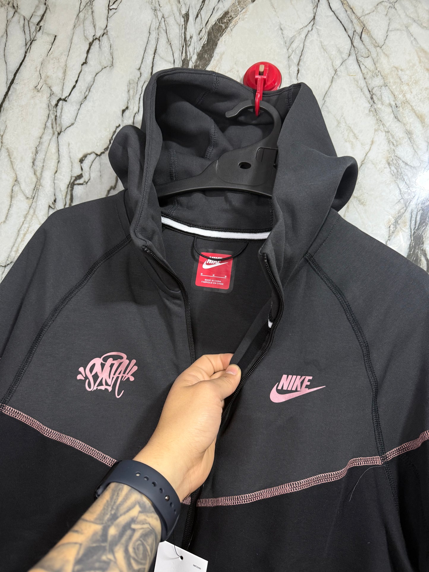 BUZO NIKE TECH X SYNA