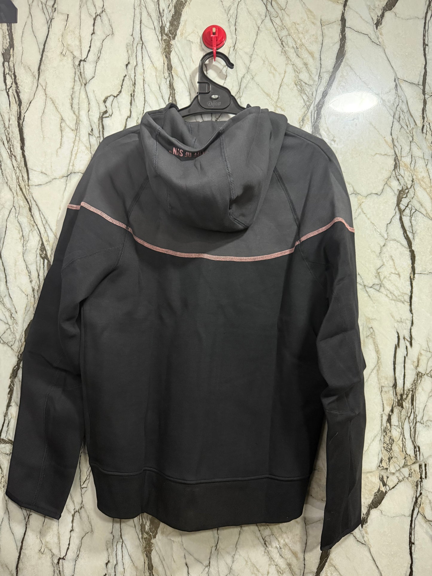 BUZO NIKE TECH X SYNA