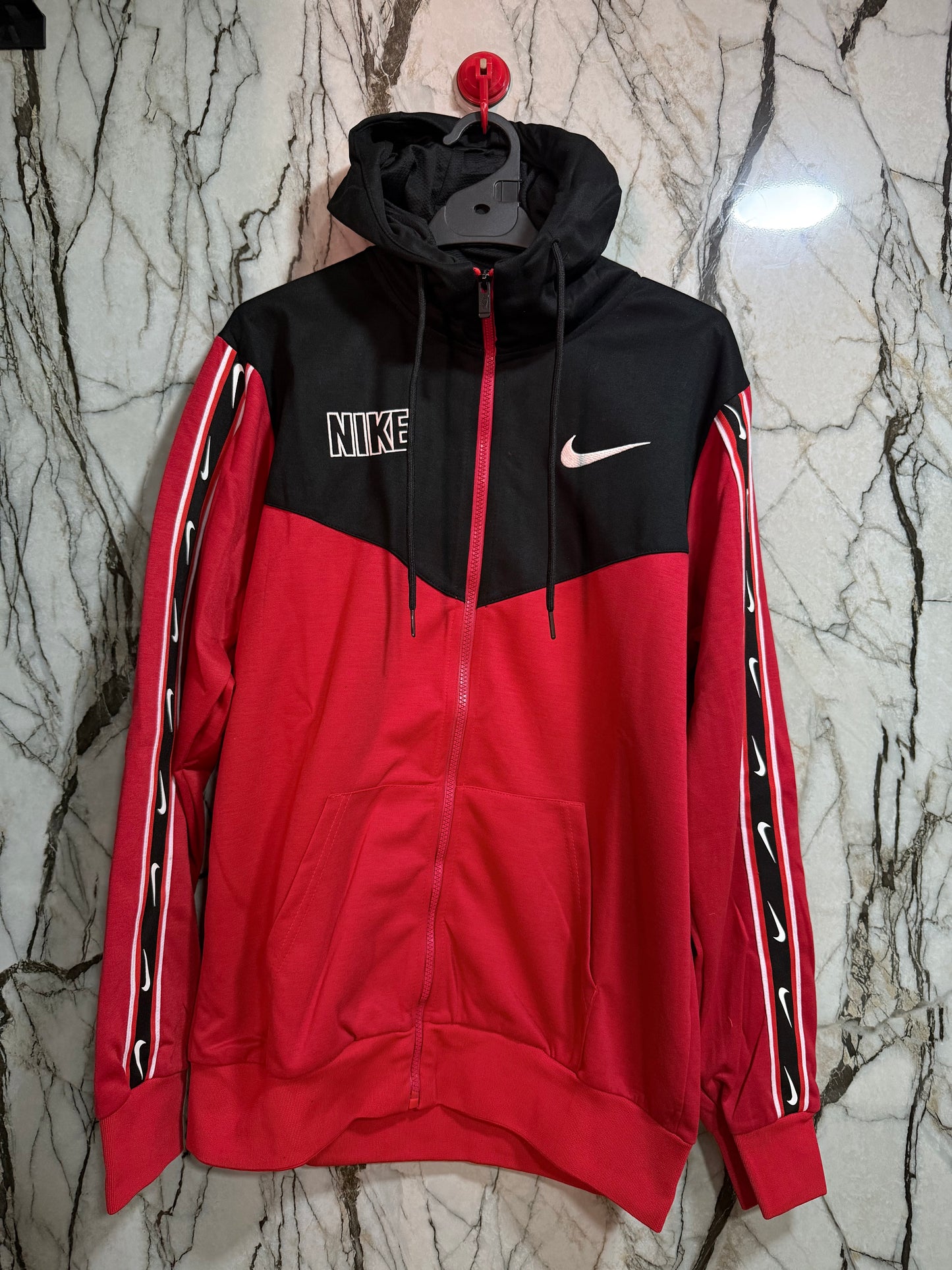 BUZO NIKE
