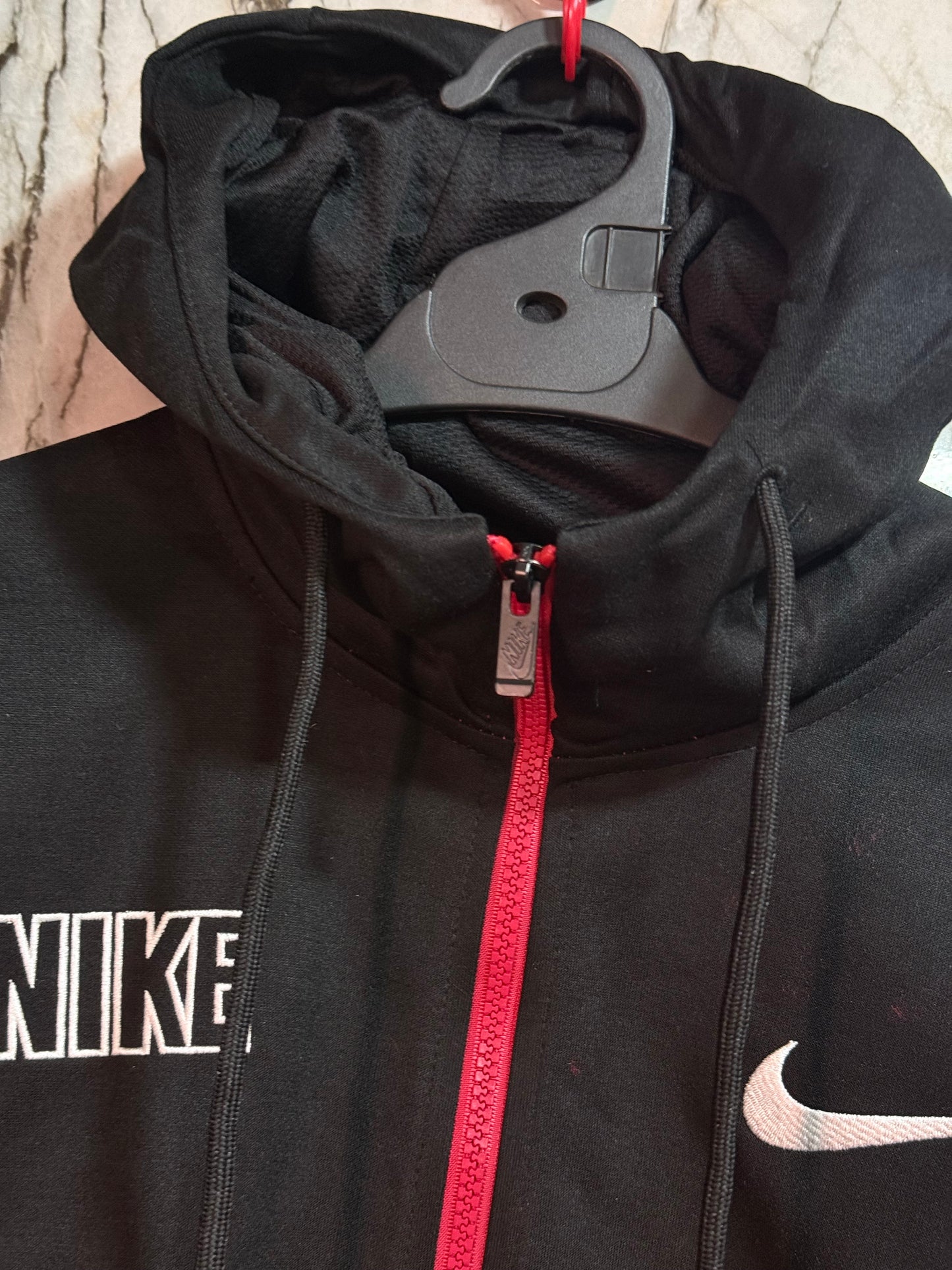 BUZO NIKE