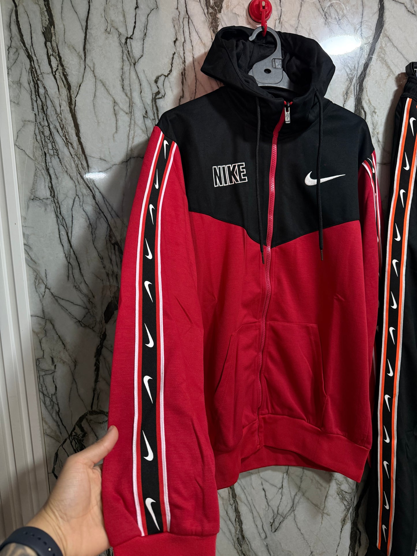 BUZO NIKE