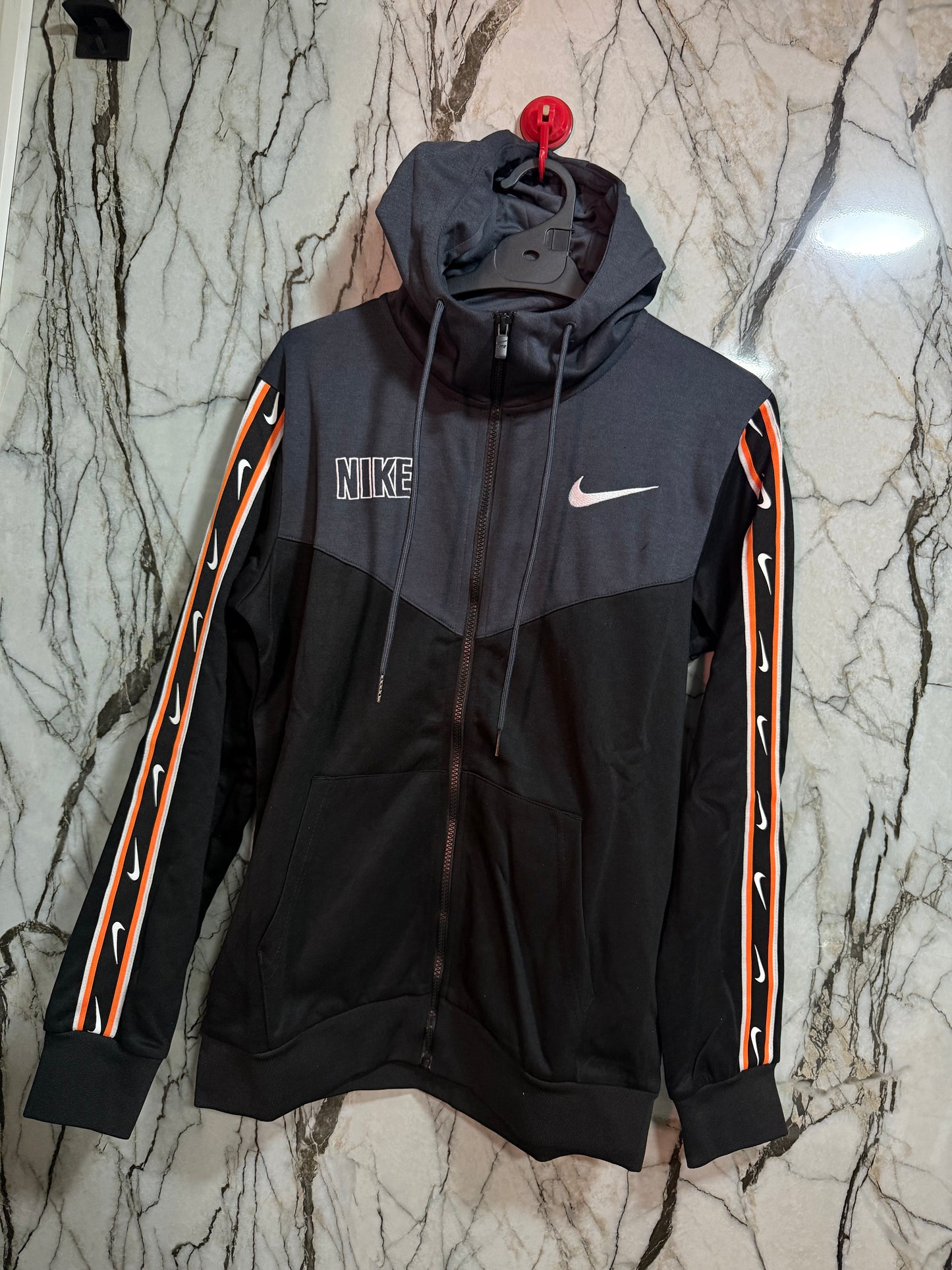 BUZO NIKE