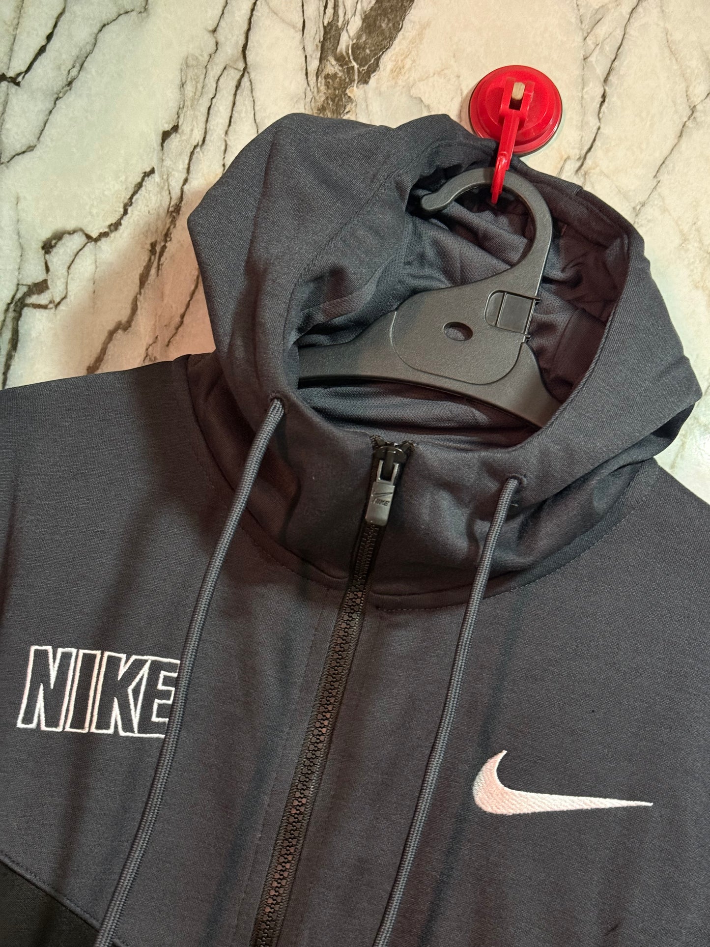 BUZO NIKE