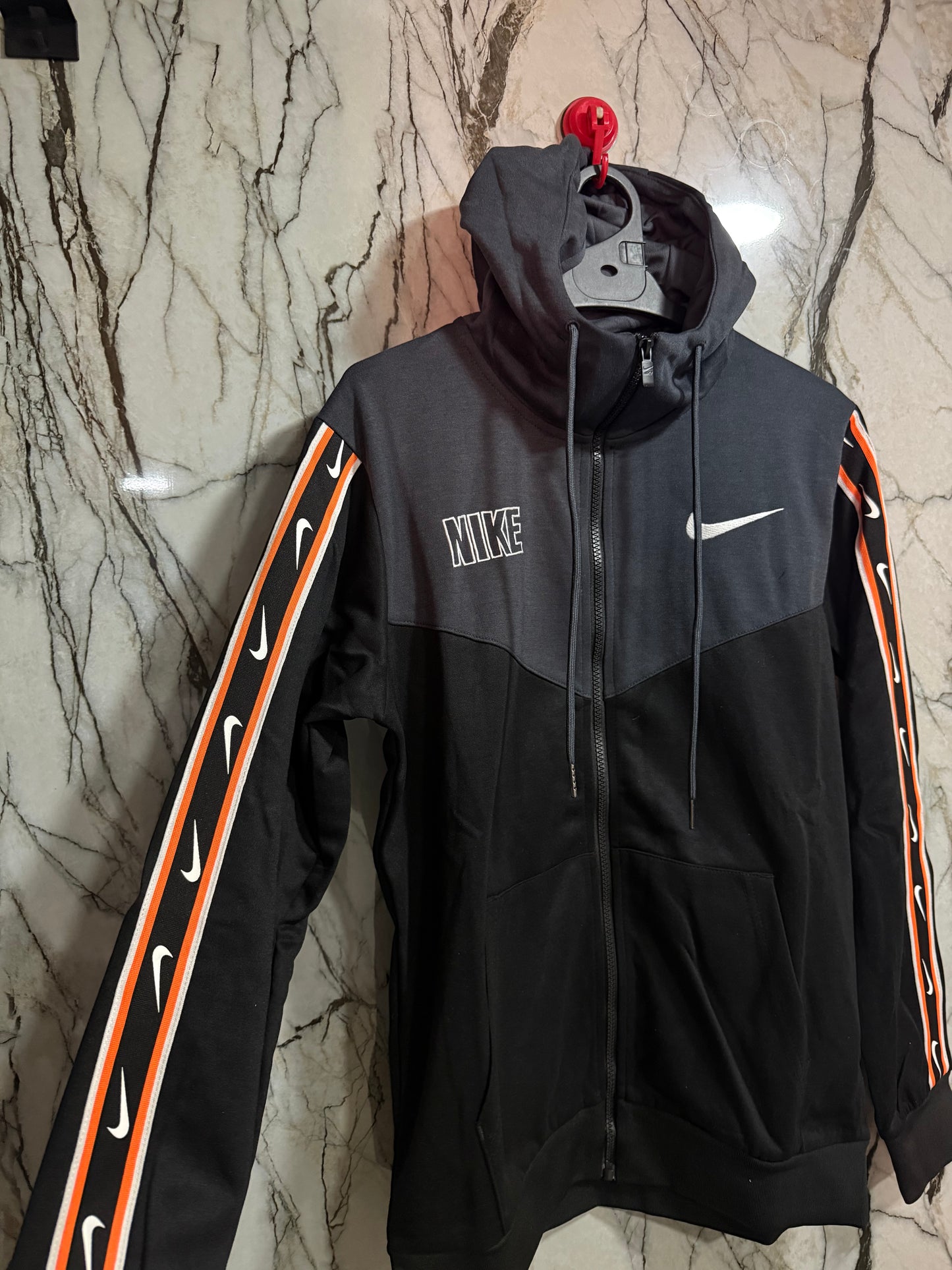 BUZO NIKE