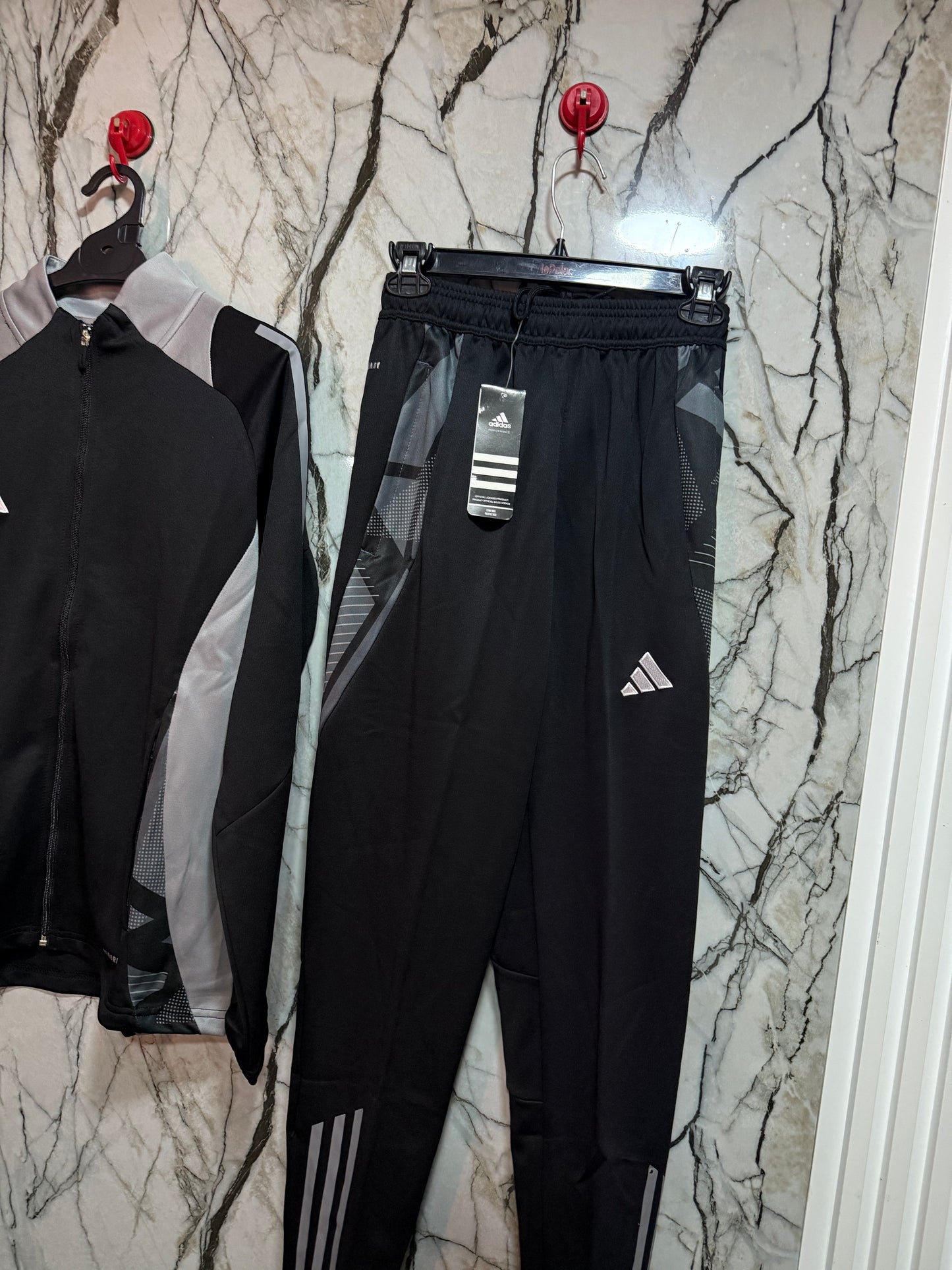 BUZO ADIDAS