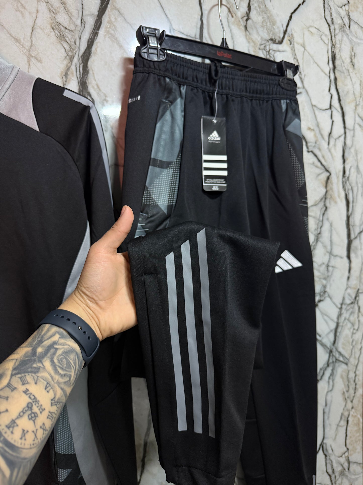 BUZO ADIDAS