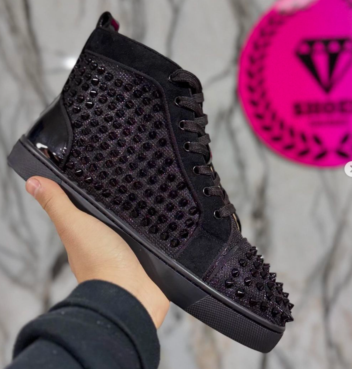 CHRISTIAN LOUBOUTIN