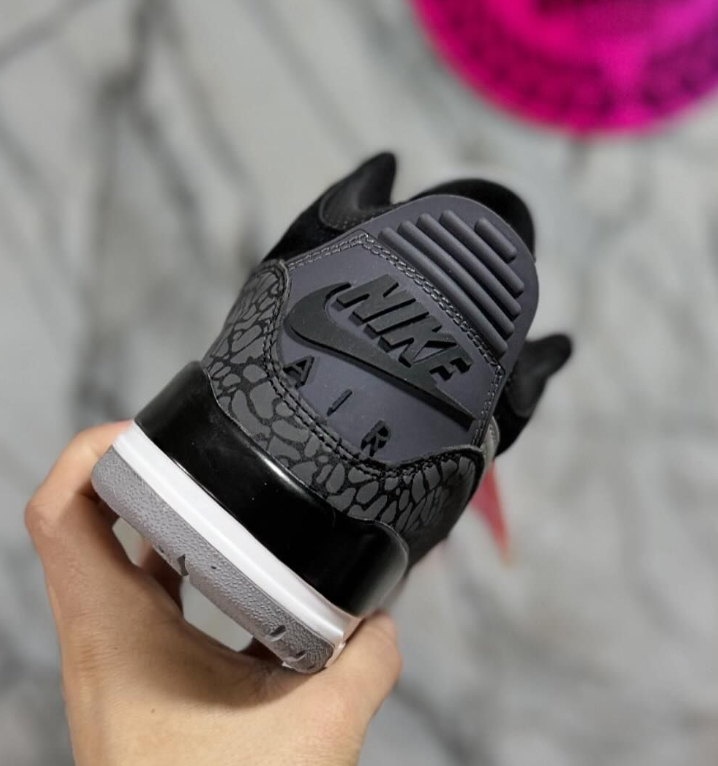 JORDAN RETRO 5