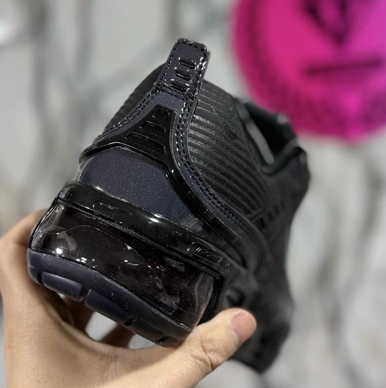 NIKE VAPORMAX 360