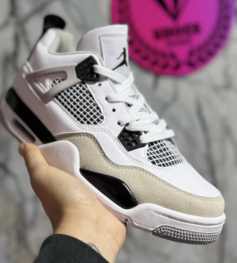 JORDAN RETRO 4