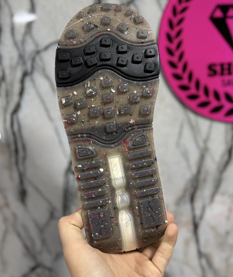 NIKE FURYOSA