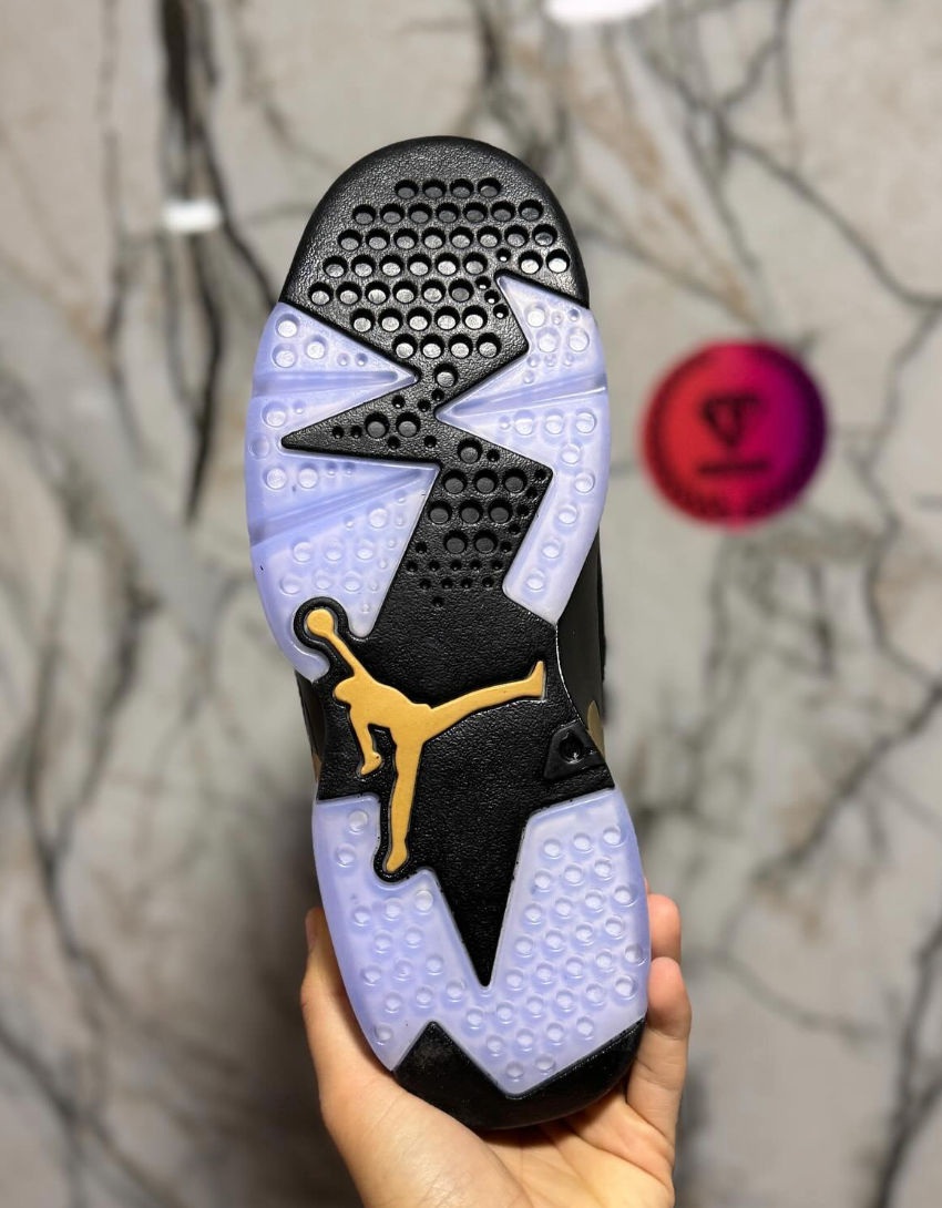 JORDAN RETRO 6