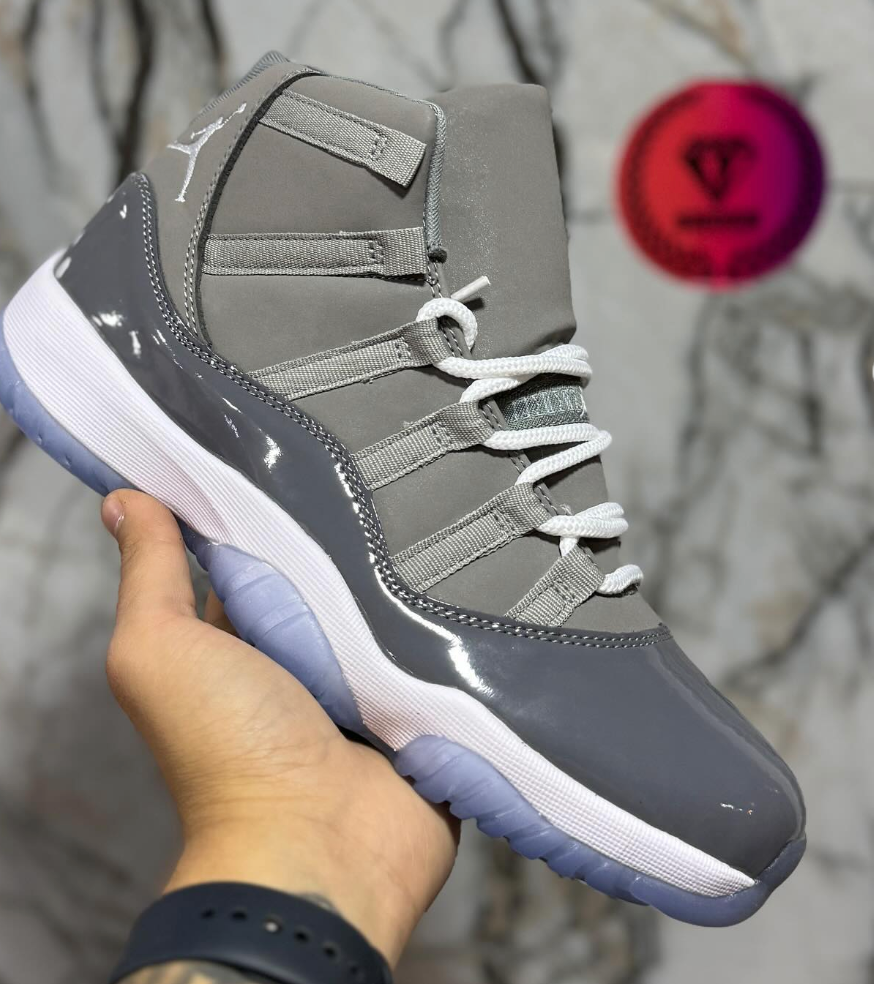 JORDAN RETRO 11