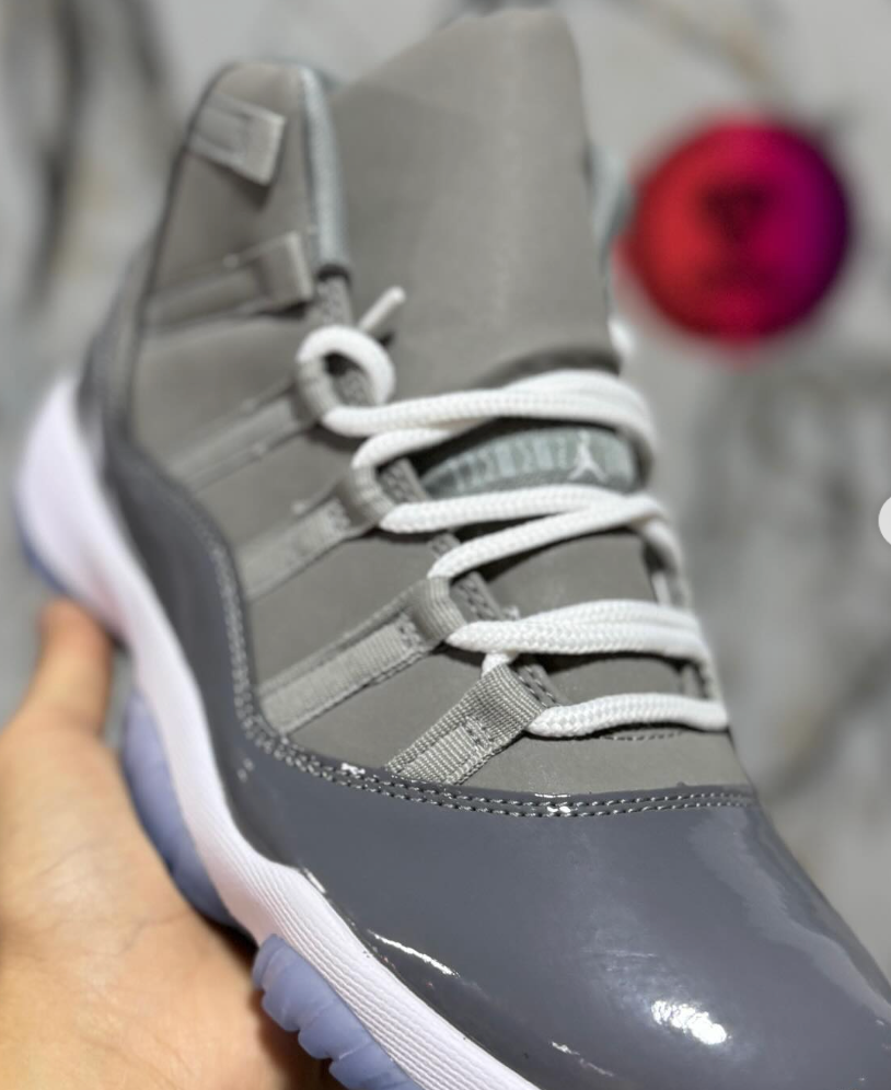 JORDAN RETRO 11