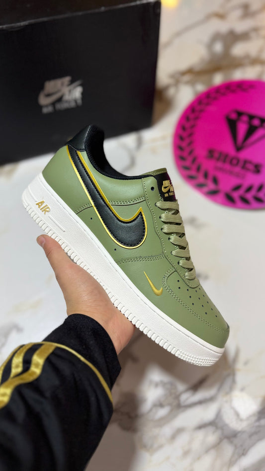 NIKE AIR FORCE ONE