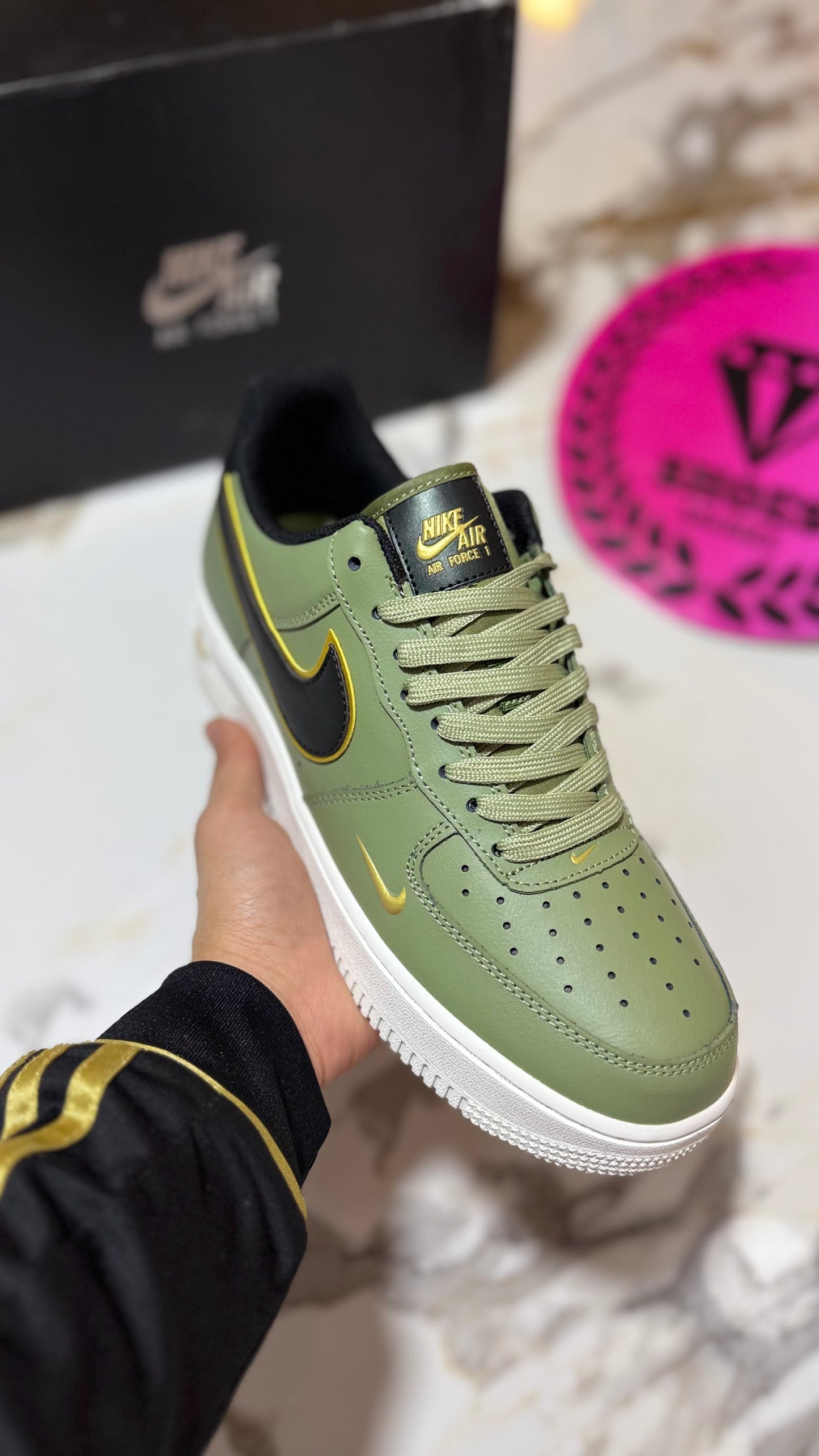 NIKE AIR FORCE ONE