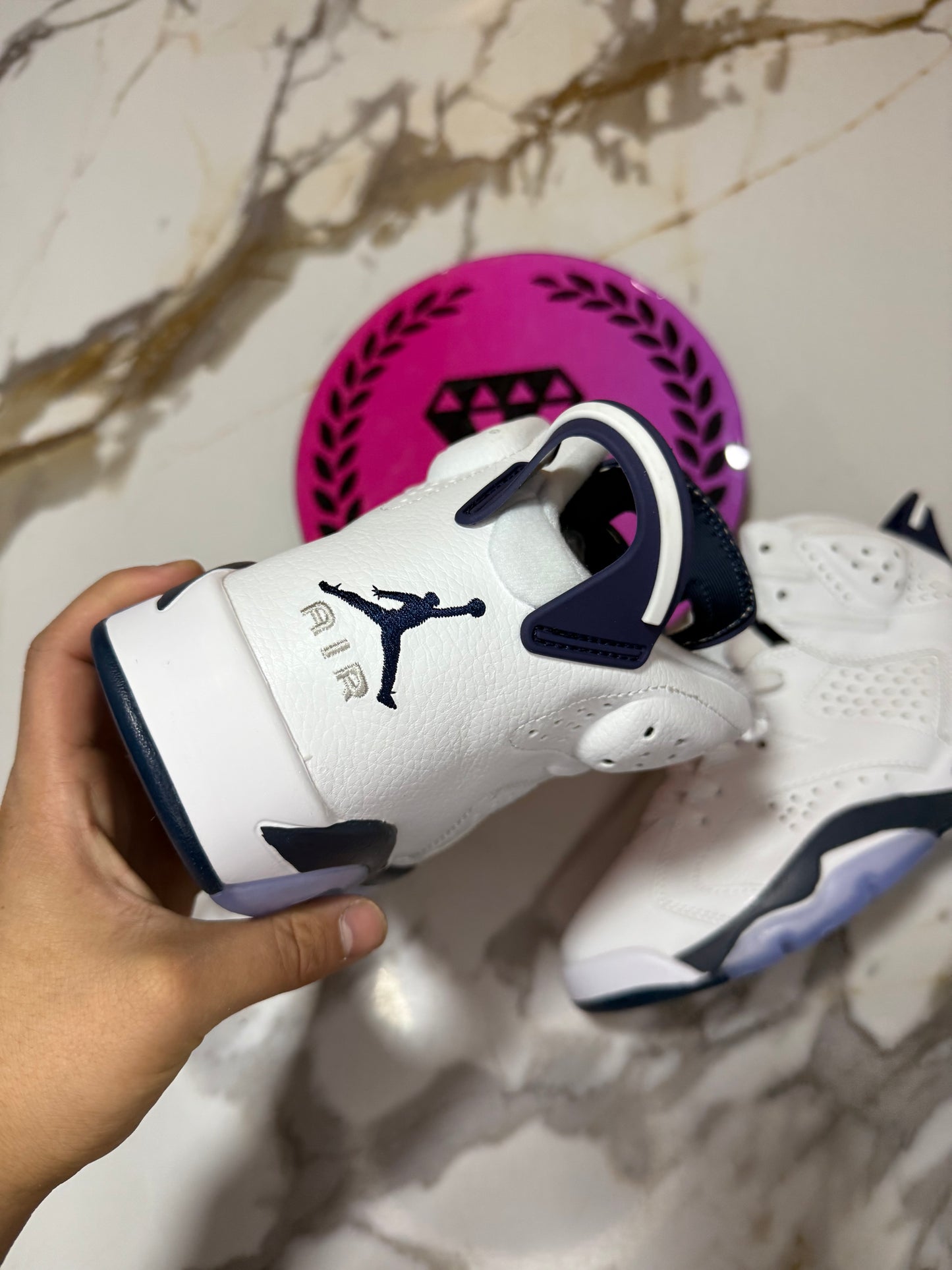 JORDAN RETRO 6