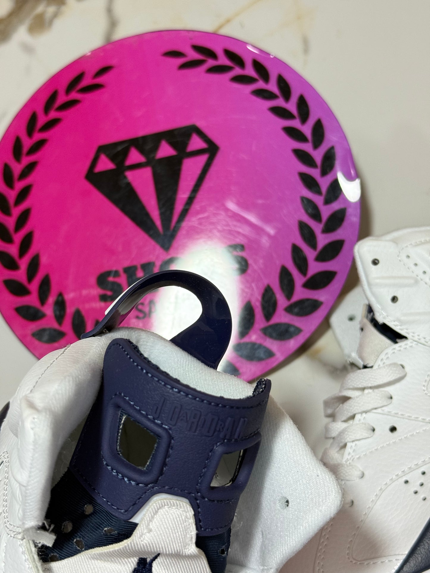 JORDAN RETRO 6