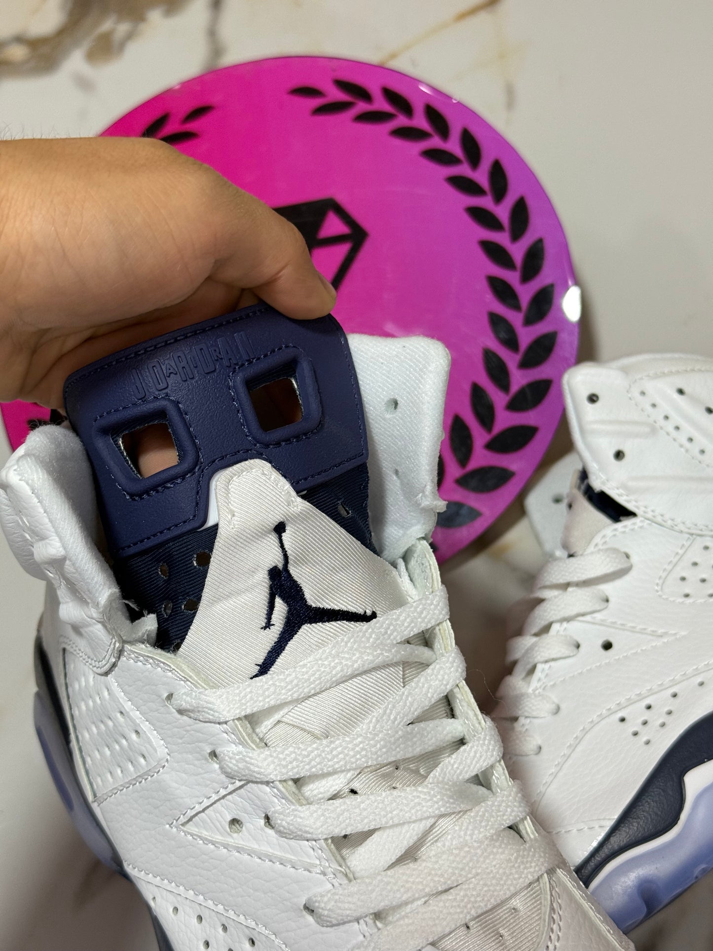 JORDAN RETRO 6