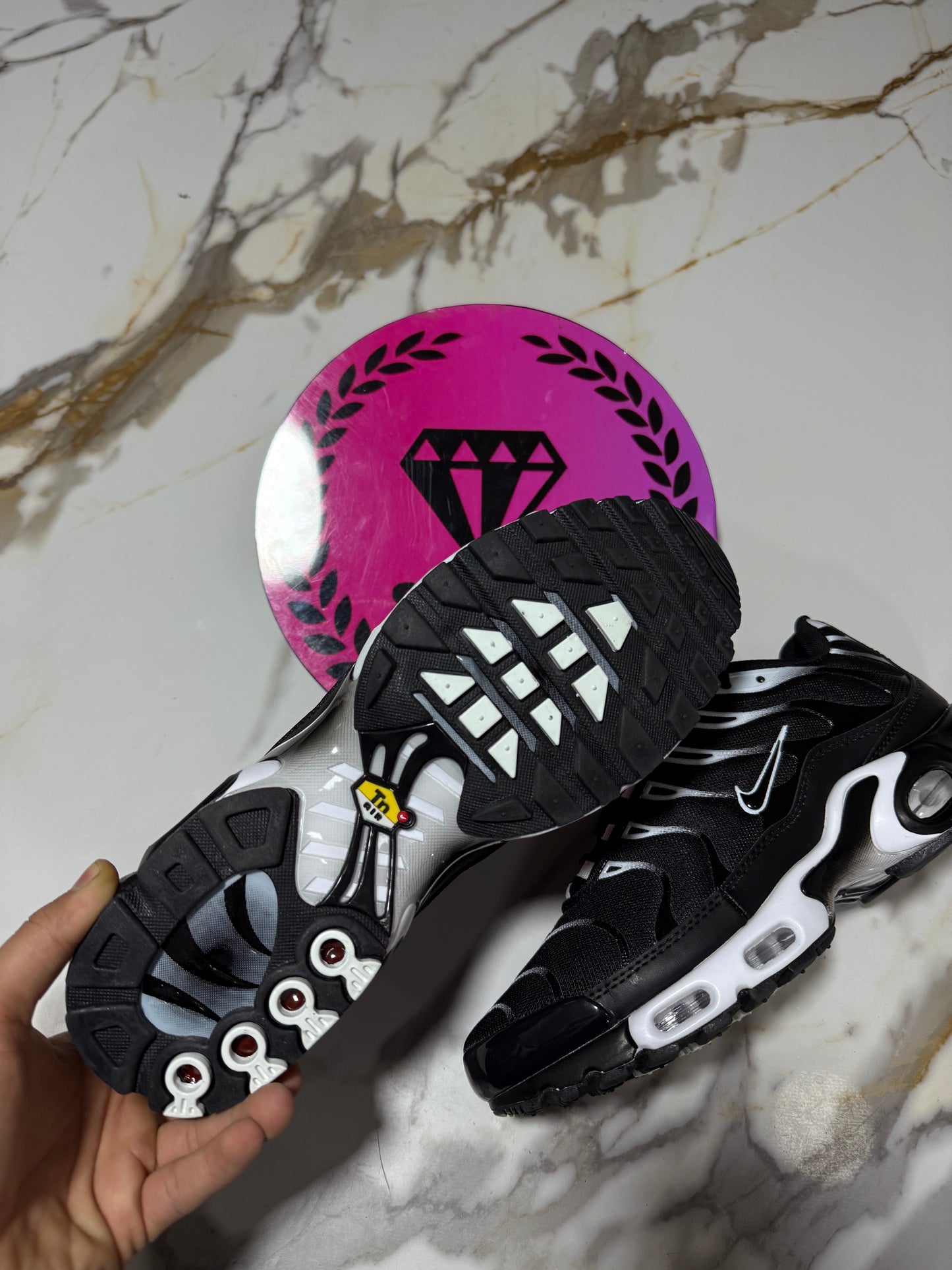 NIKE AIR MAX TN