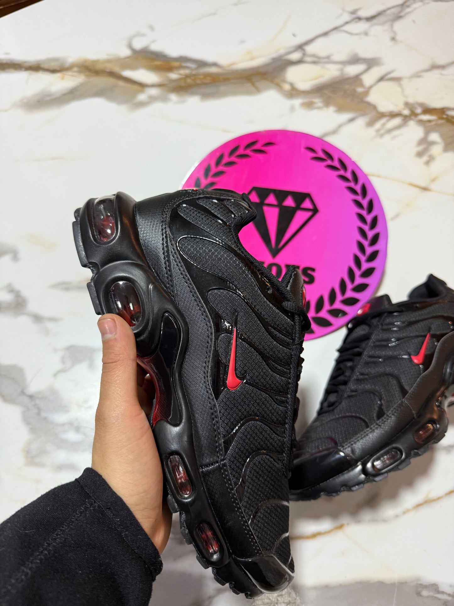 NIKE AIR MAX TN