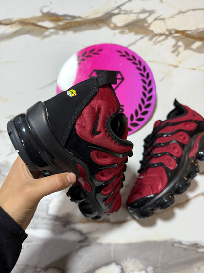 NIKE VAPORMAX PLUS