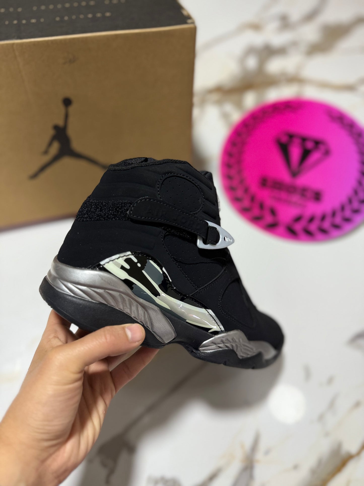 JORDAN RETRO 8