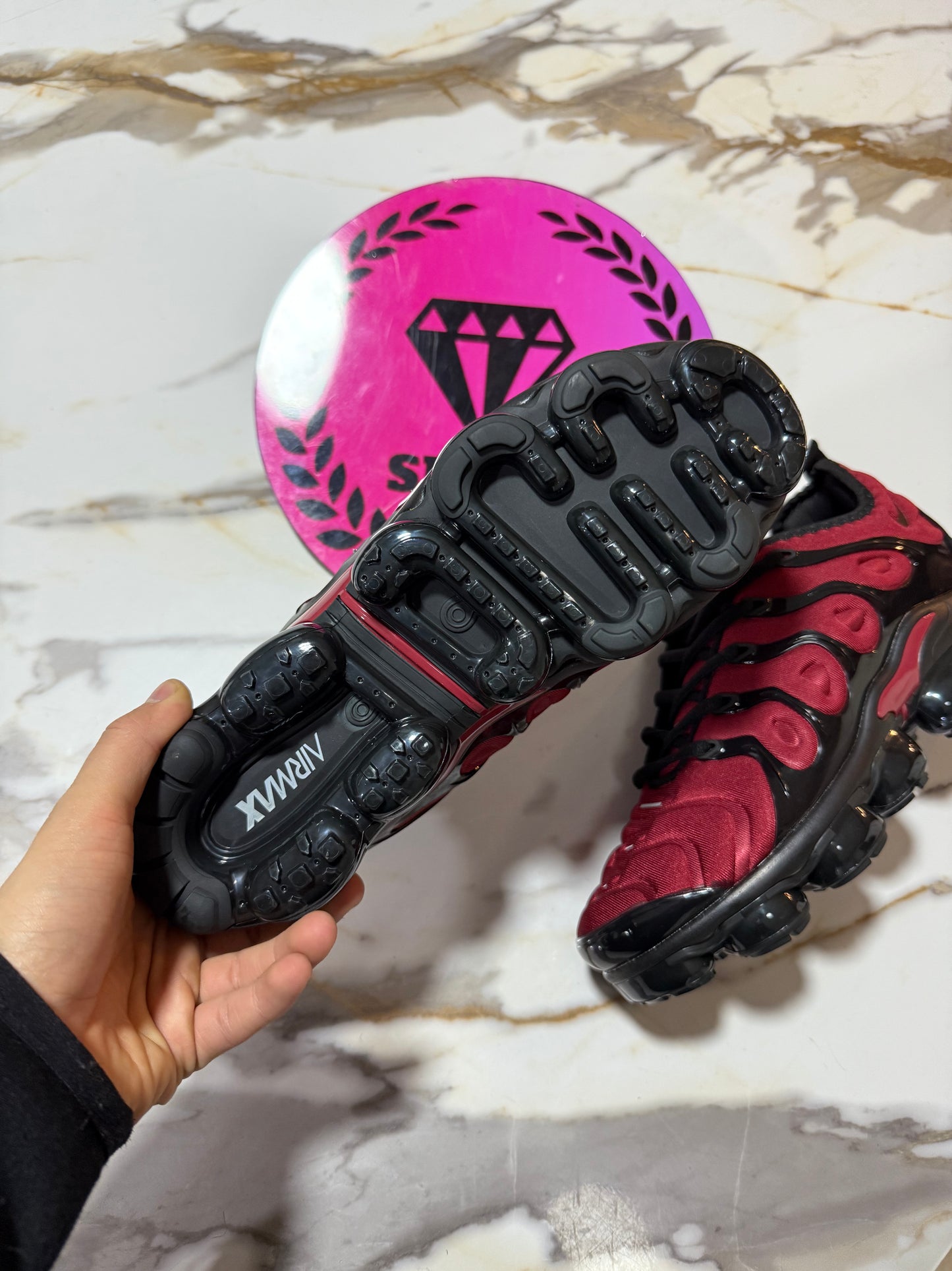 NIKE VAPORMAX PLUS