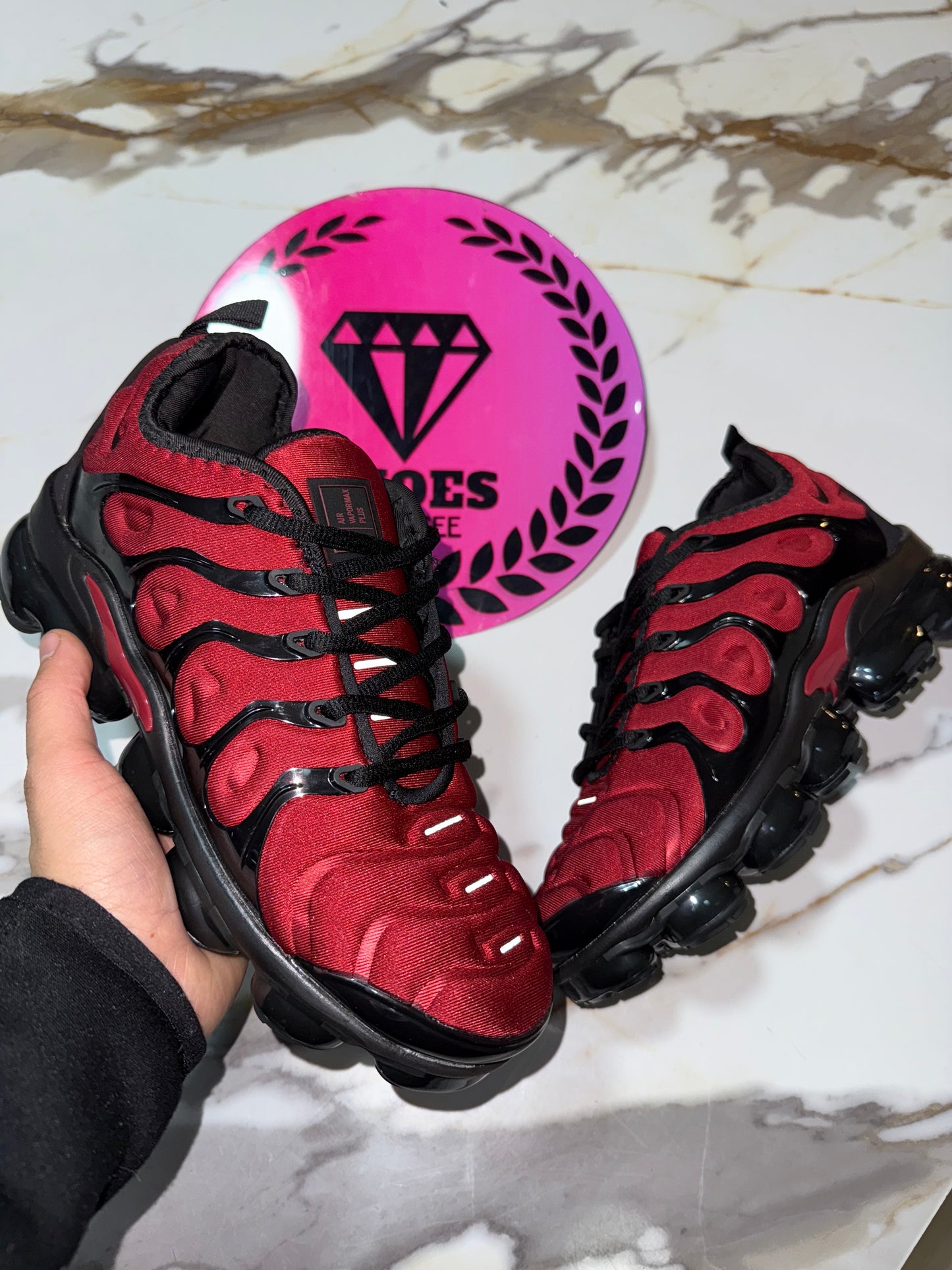 NIKE VAPORMAX PLUS