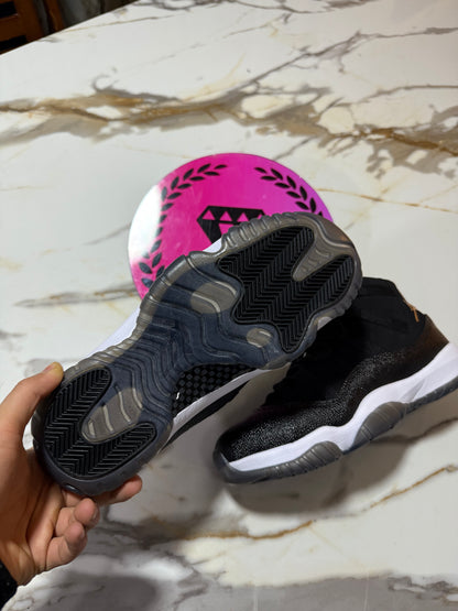 JORDAN RETRO 11