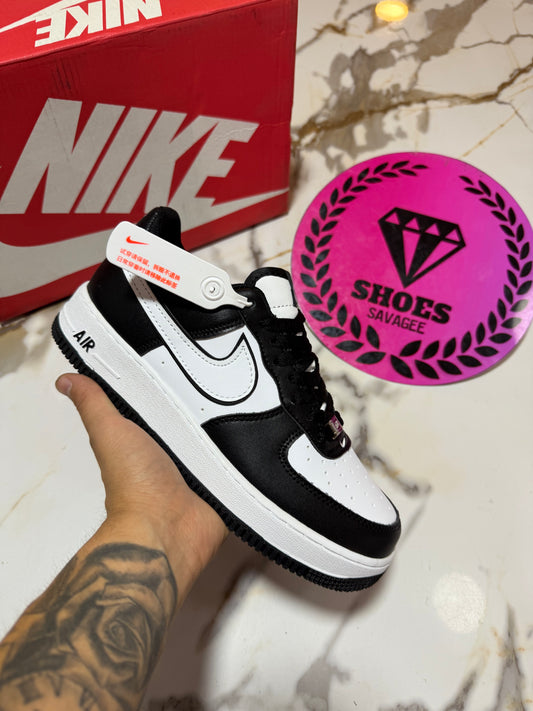 NIKE AIR FORCE ONE