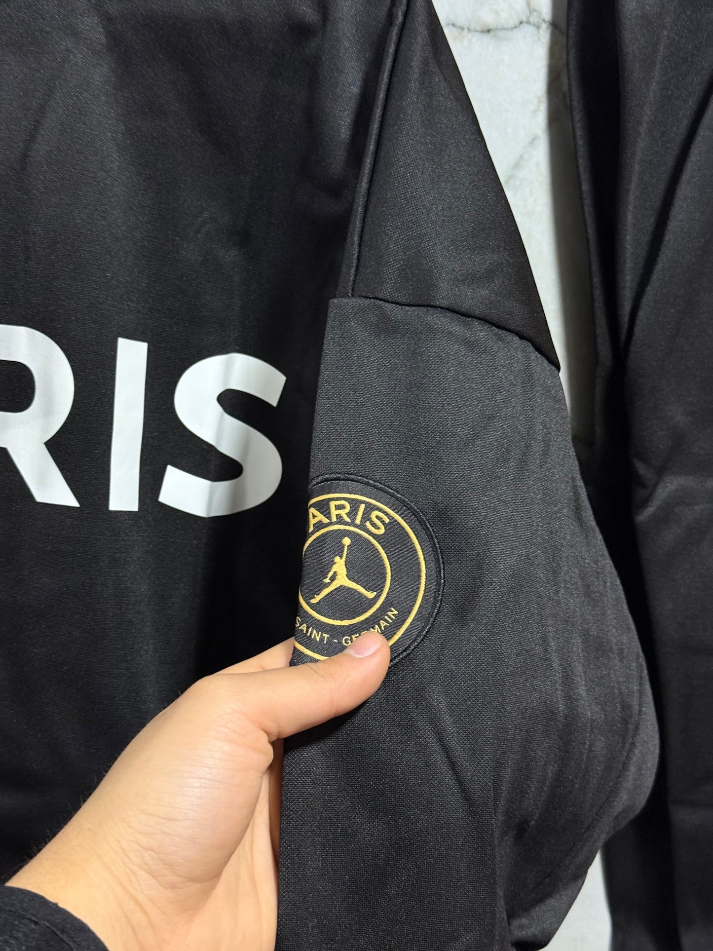 BUZO PARIS