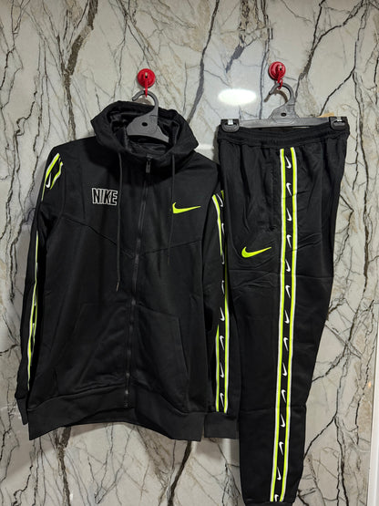 BUZO NIKE